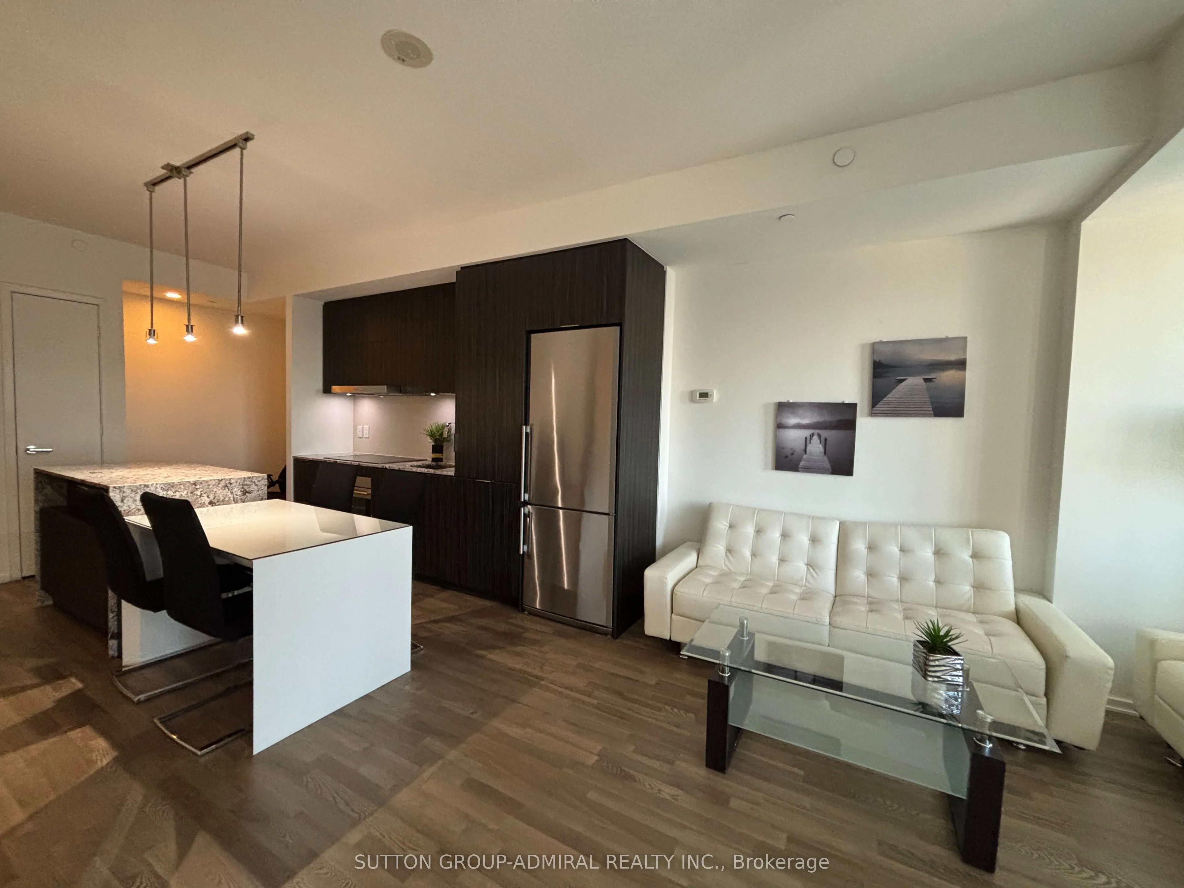 1 Bloor Street E, #1012