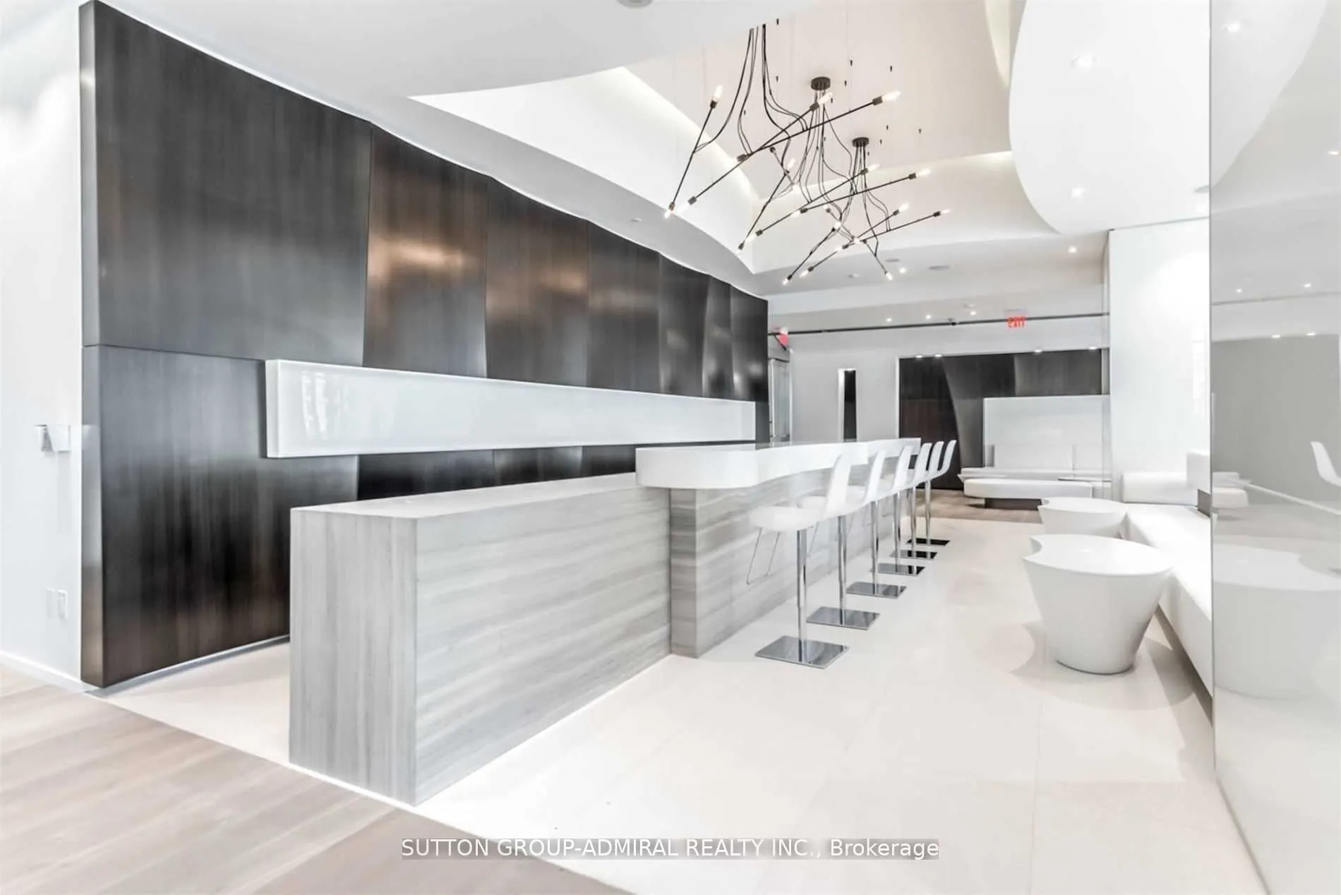 1 Bloor Street E, #1012