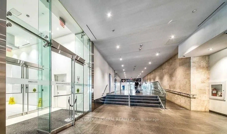 1 Bloor Street E, #1012