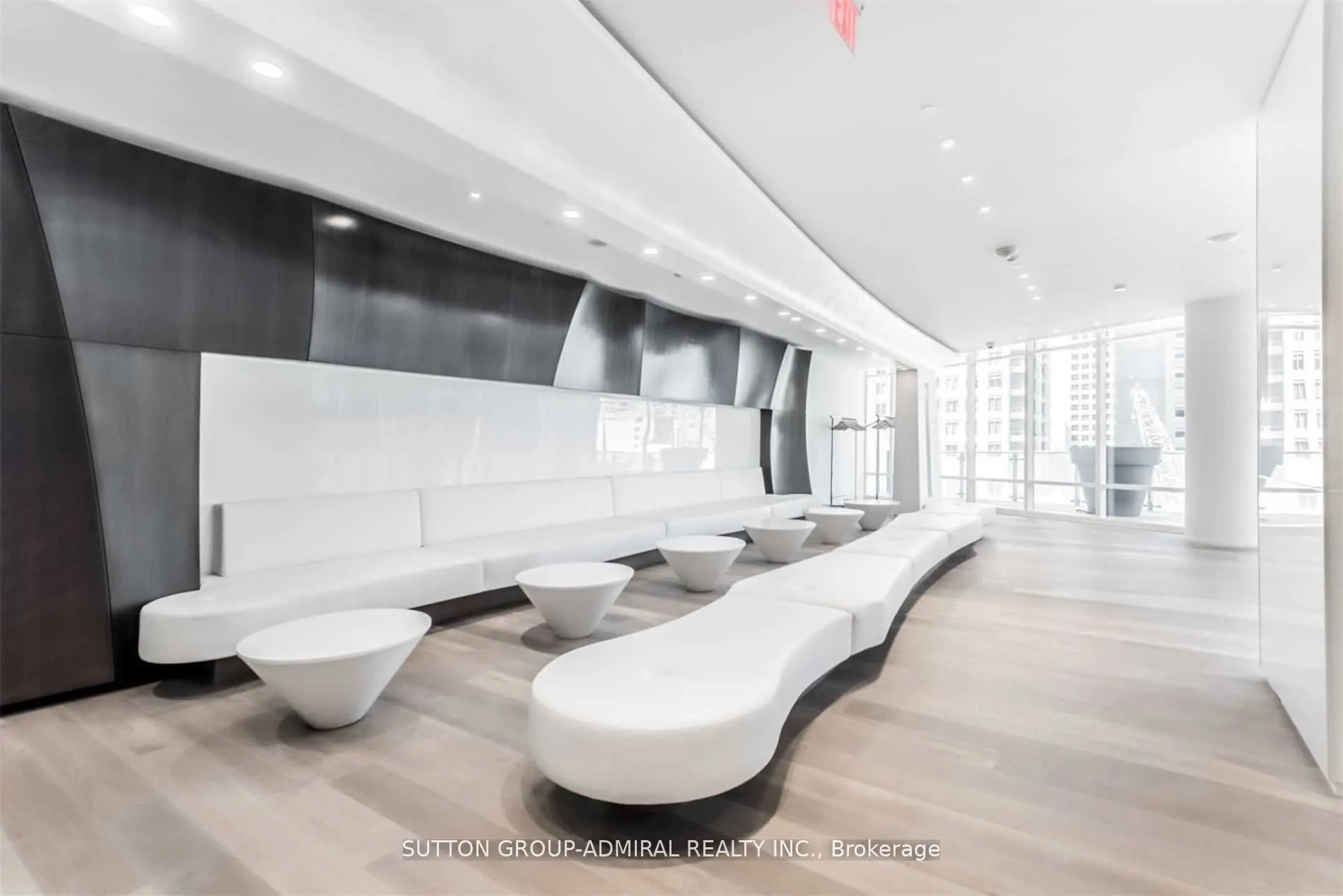 1 Bloor Street E, #1012