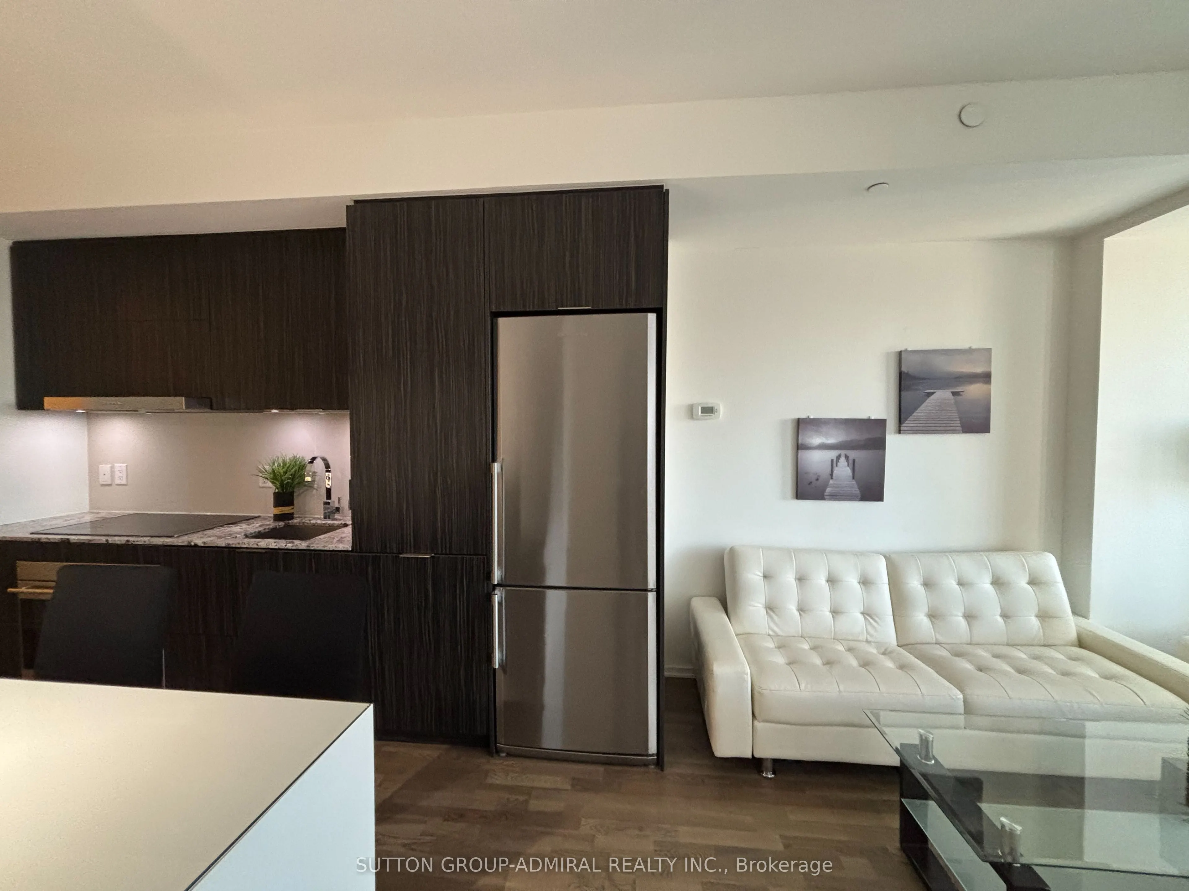 1 Bloor Street E, #1012