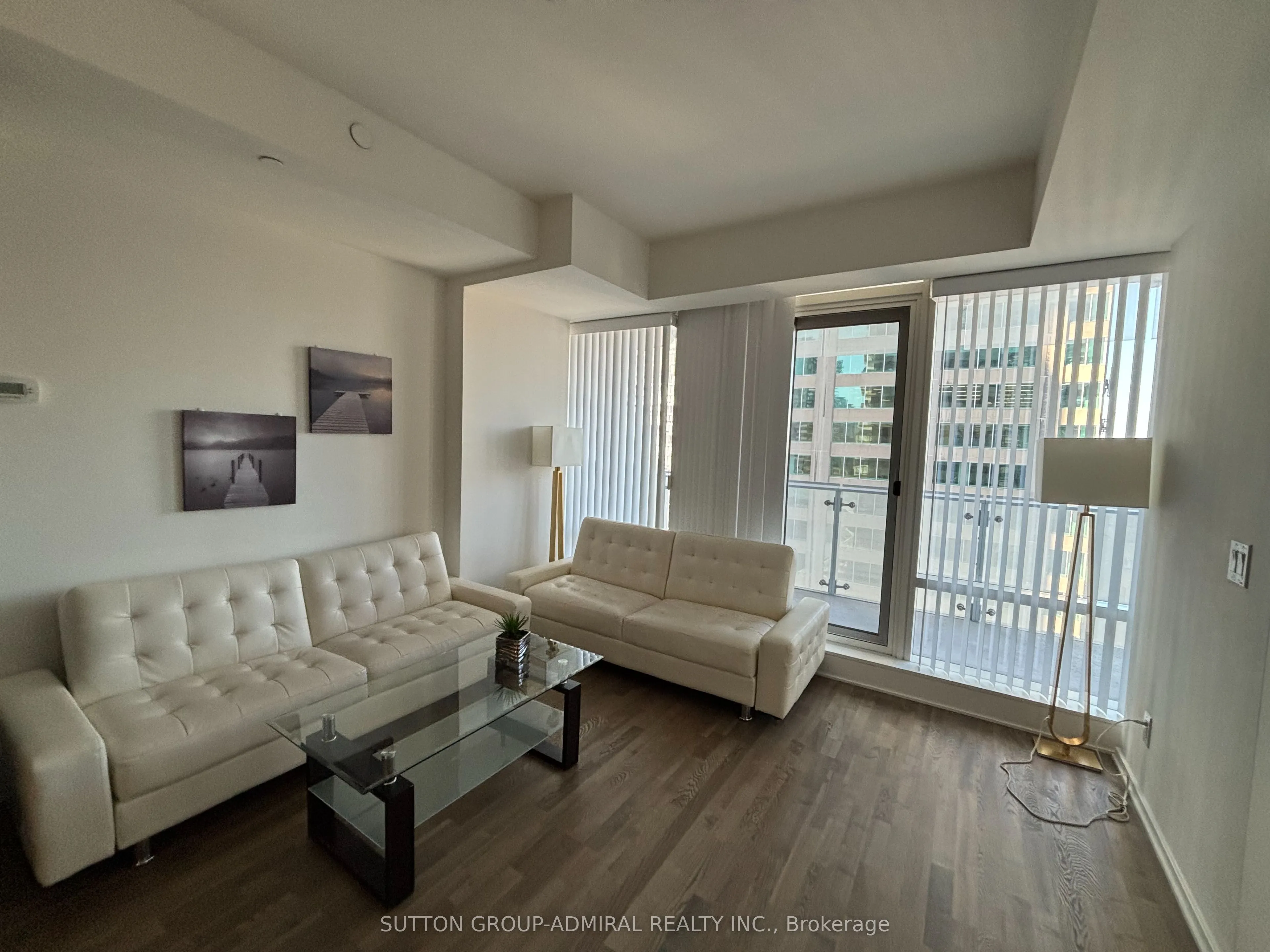 1 Bloor Street E, #1012