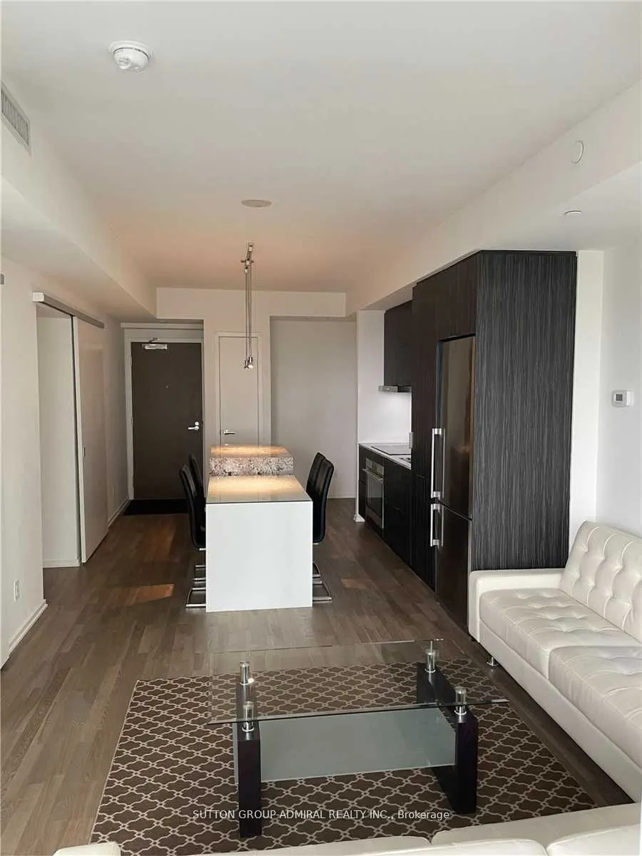 1 Bloor Street E, #1012