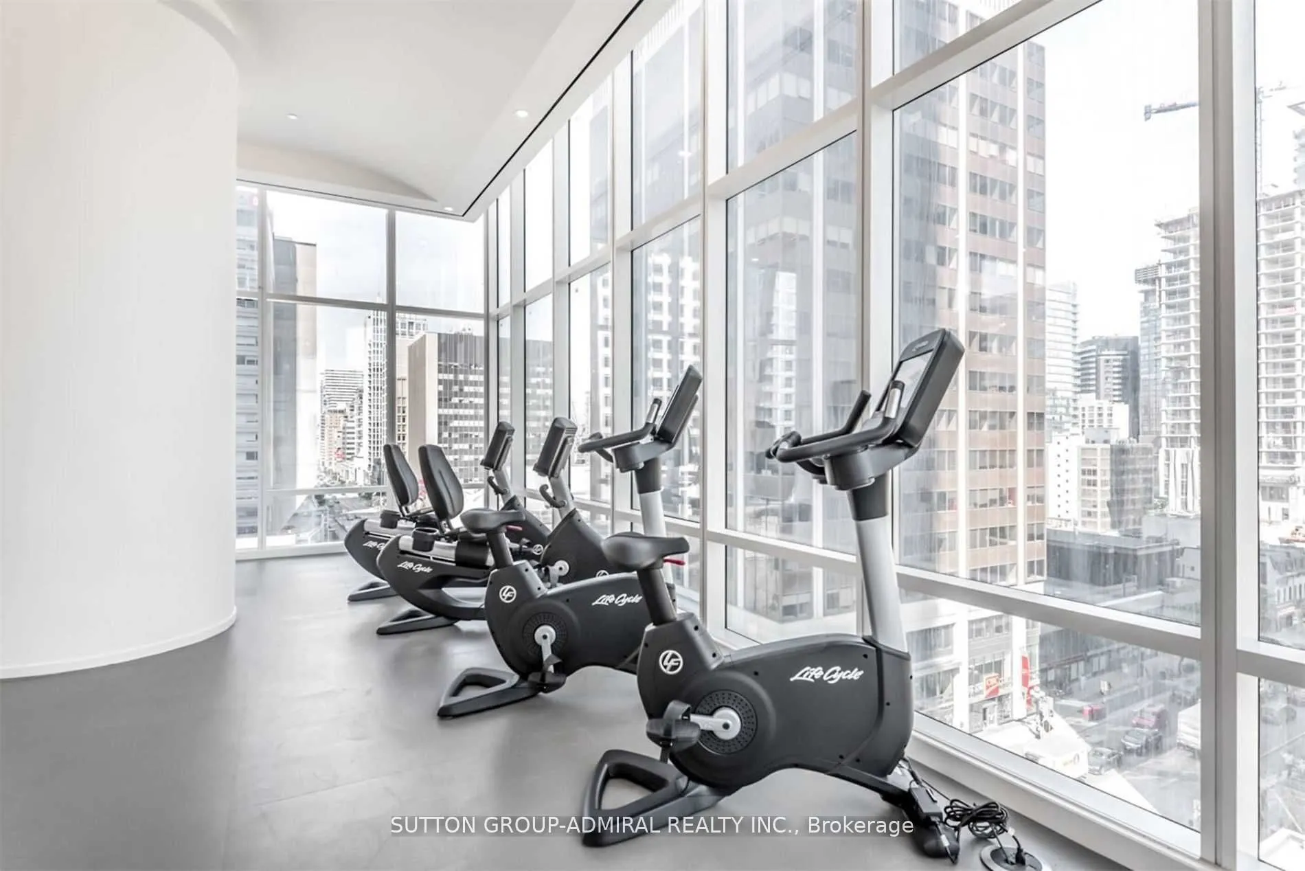 1 Bloor Street E, #1012