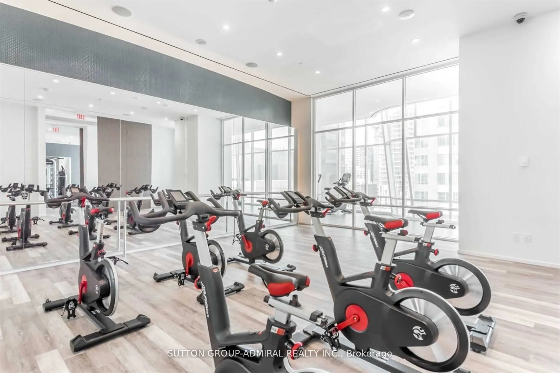 1 Bloor Street E, #1012