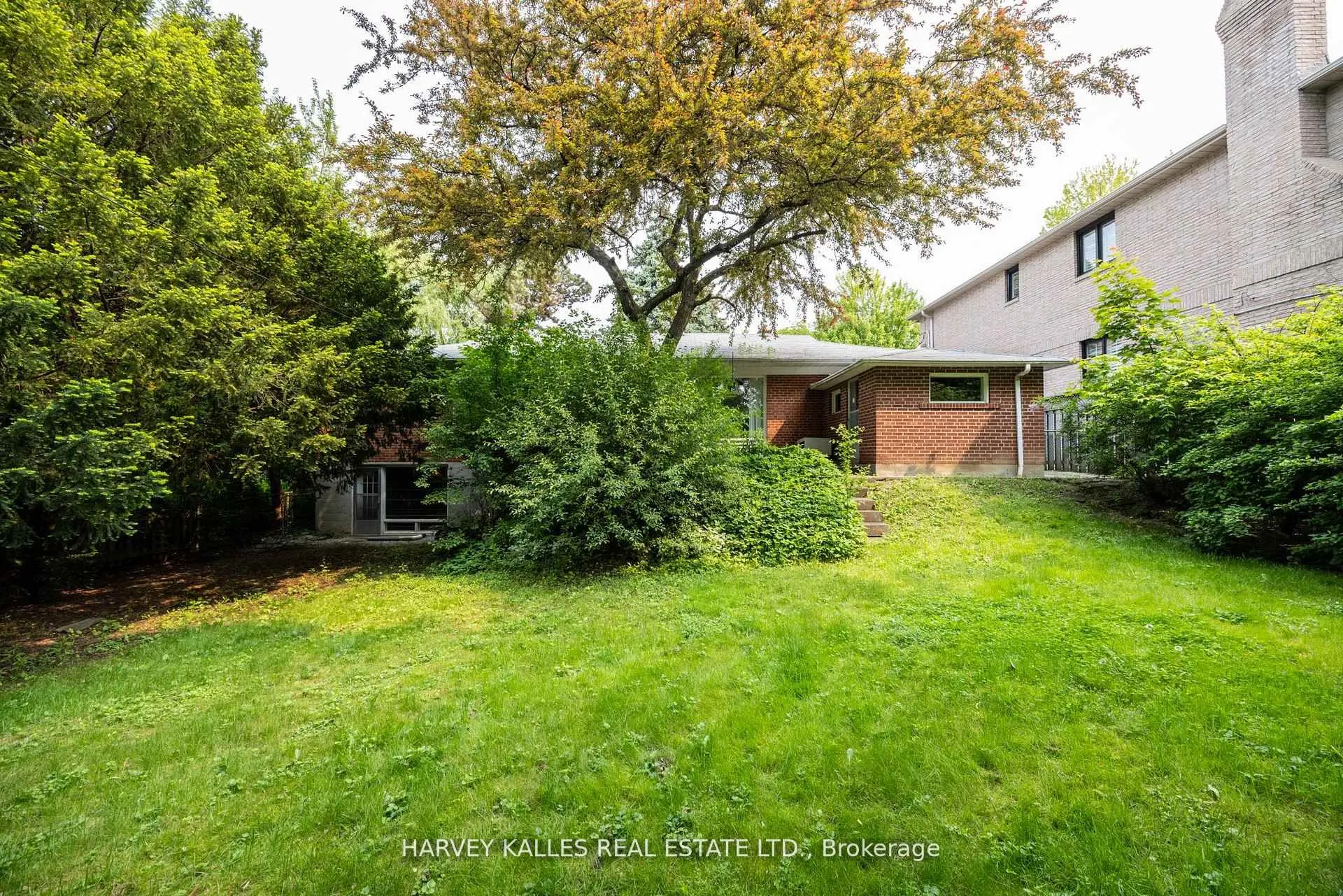 17 Munro Boulevard