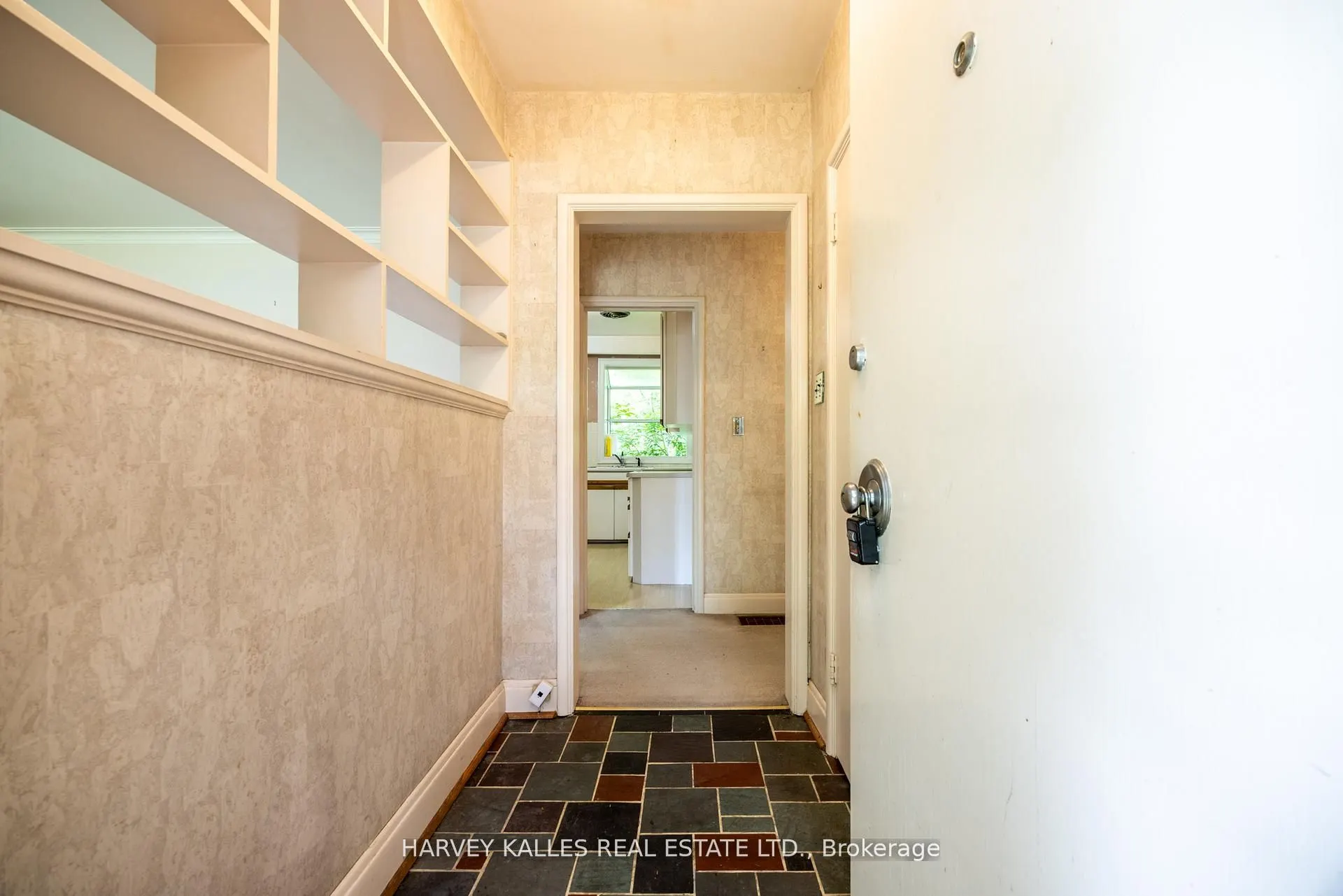17 Munro Boulevard