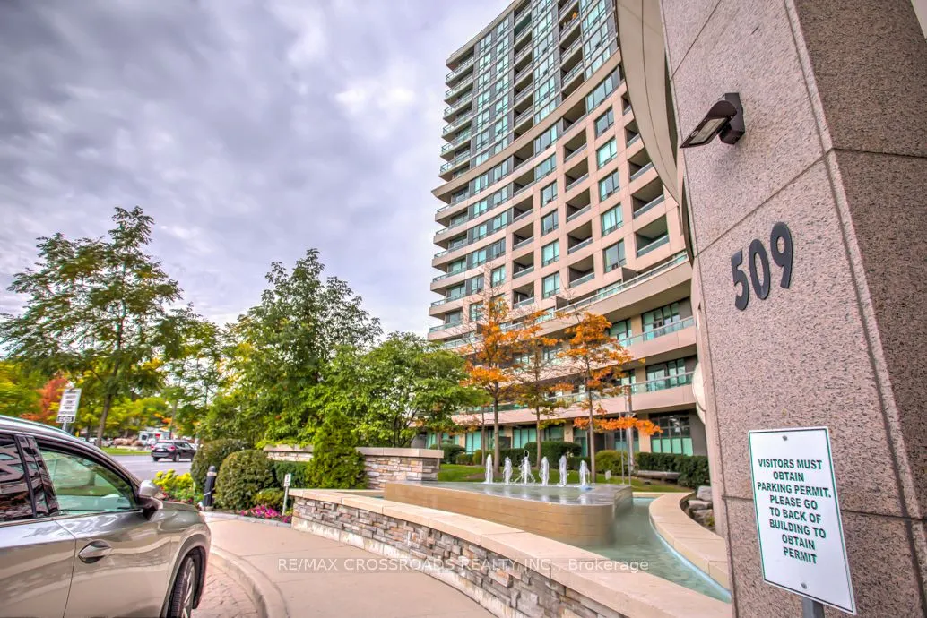 509 Beecroft Road, #2006