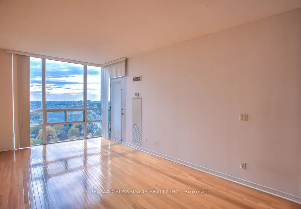 509 Beecroft Road, #2006