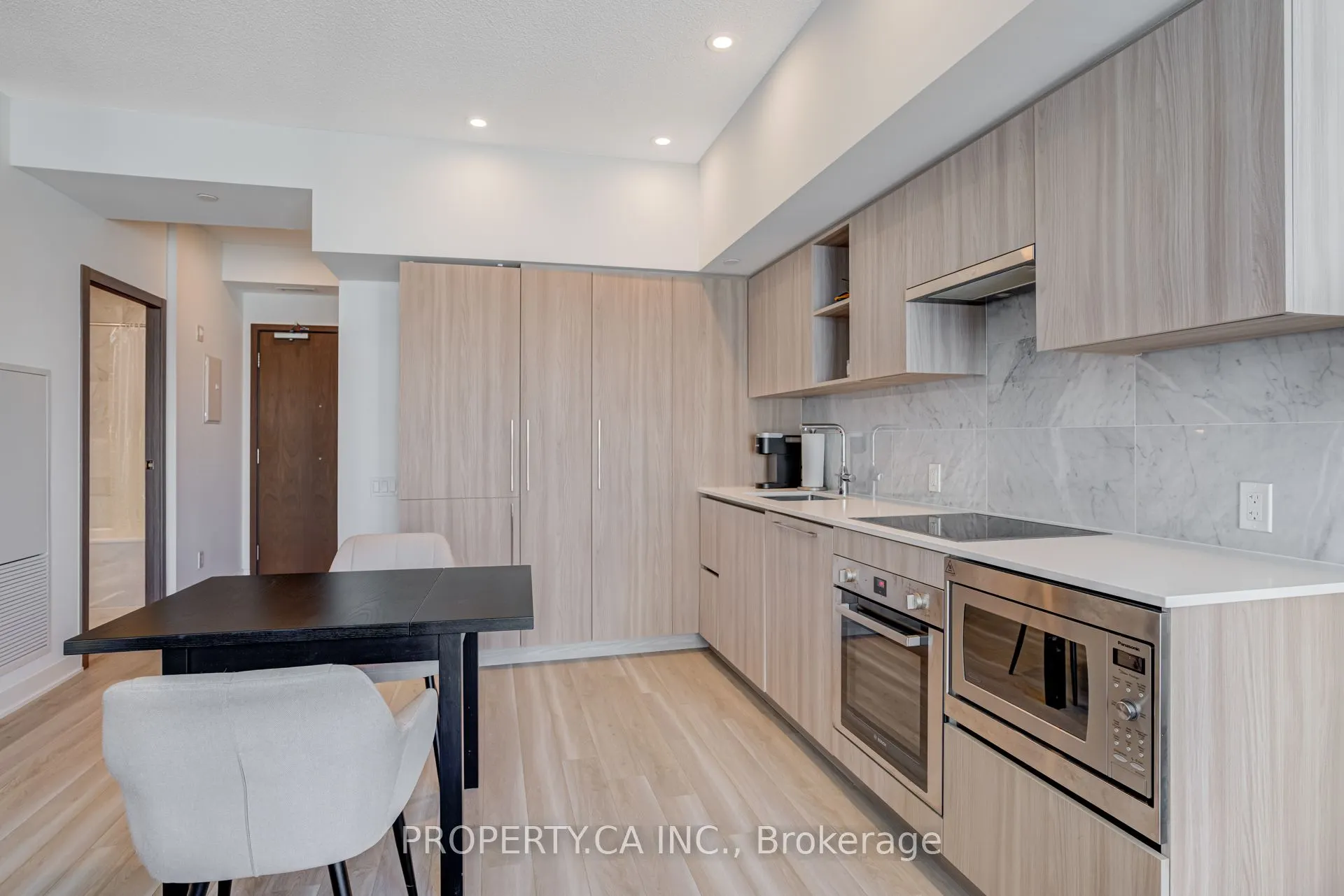 19 Bathurst Street, #4110