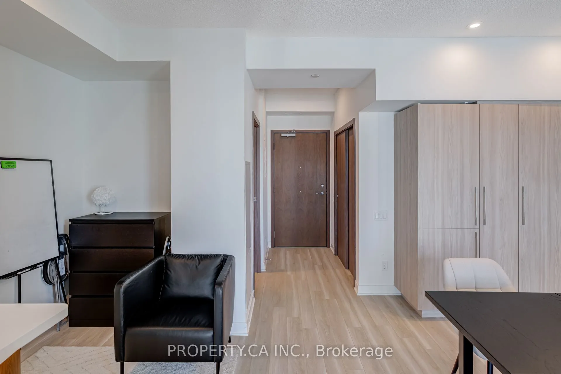 19 Bathurst Street, #4110