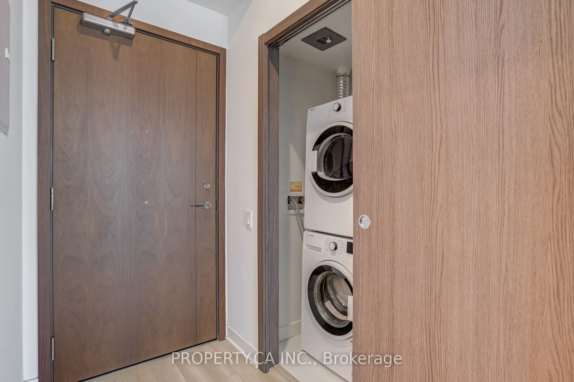 19 Bathurst Street, #4110