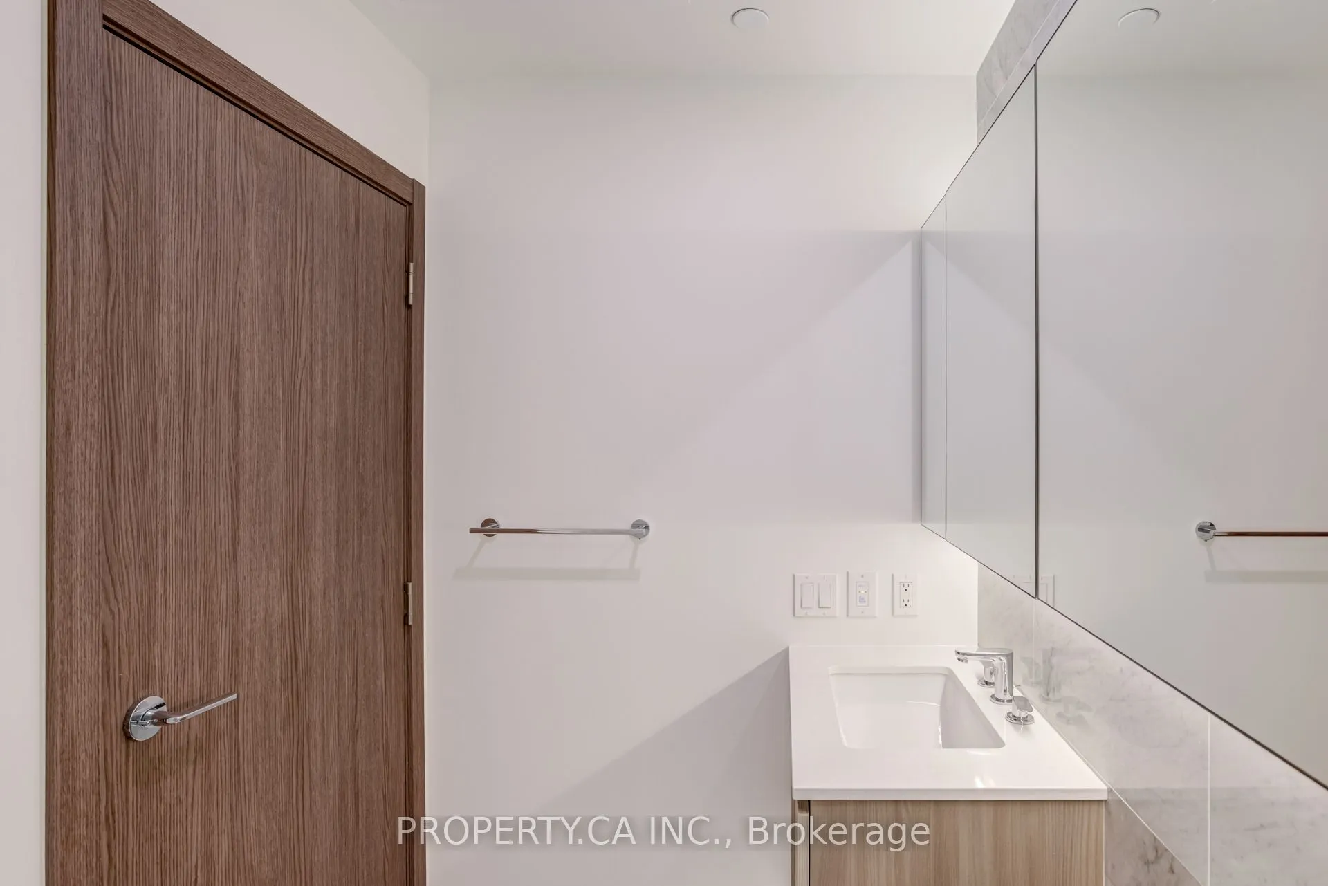 19 Bathurst Street, #4110