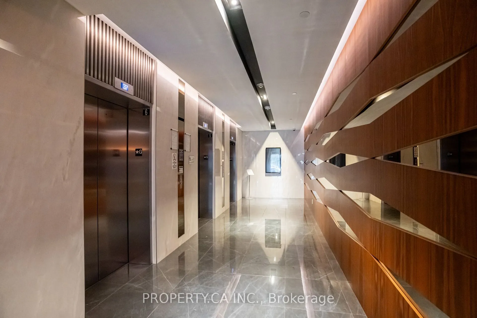 19 Bathurst Street, #4110