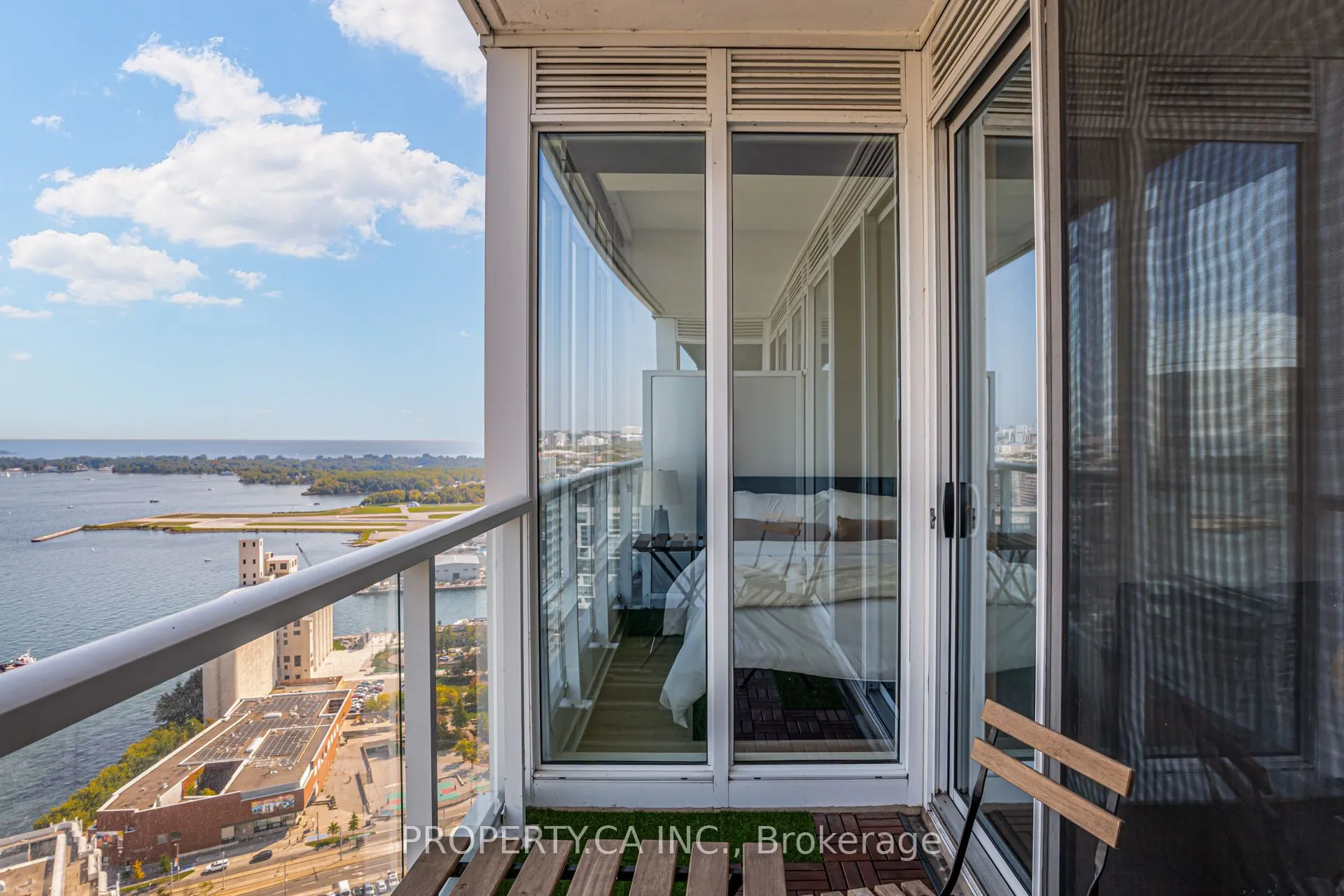 19 Bathurst Street, #4110