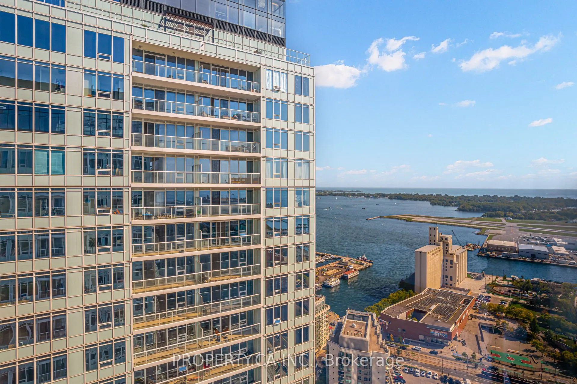 19 Bathurst Street, #4110