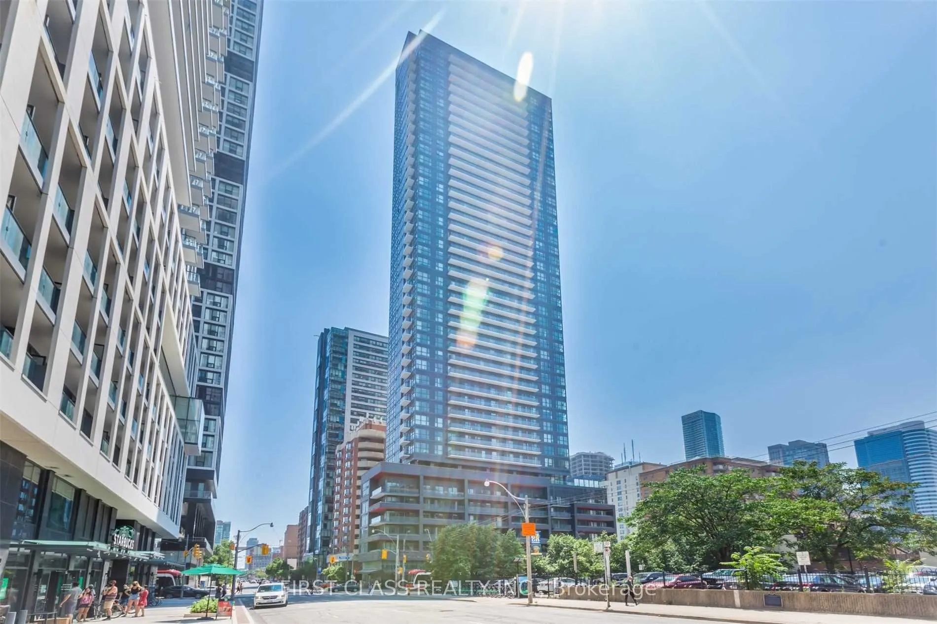 159 Dundas Street E