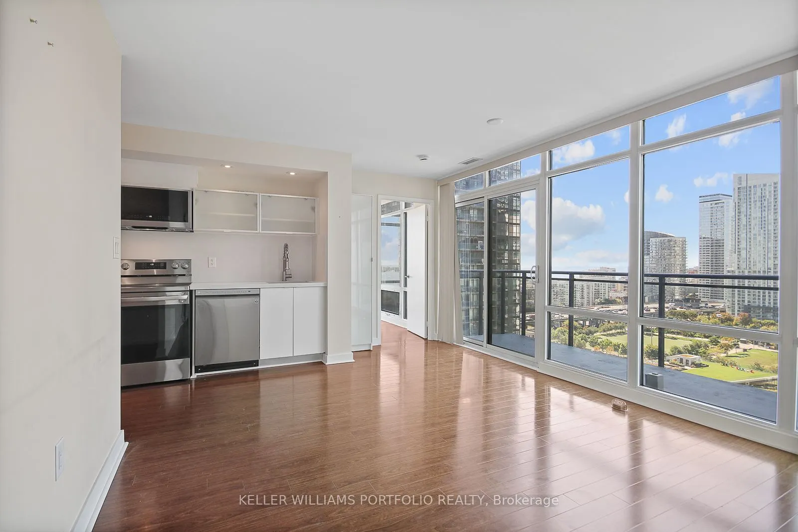 4K Spadina Avenue, #1918