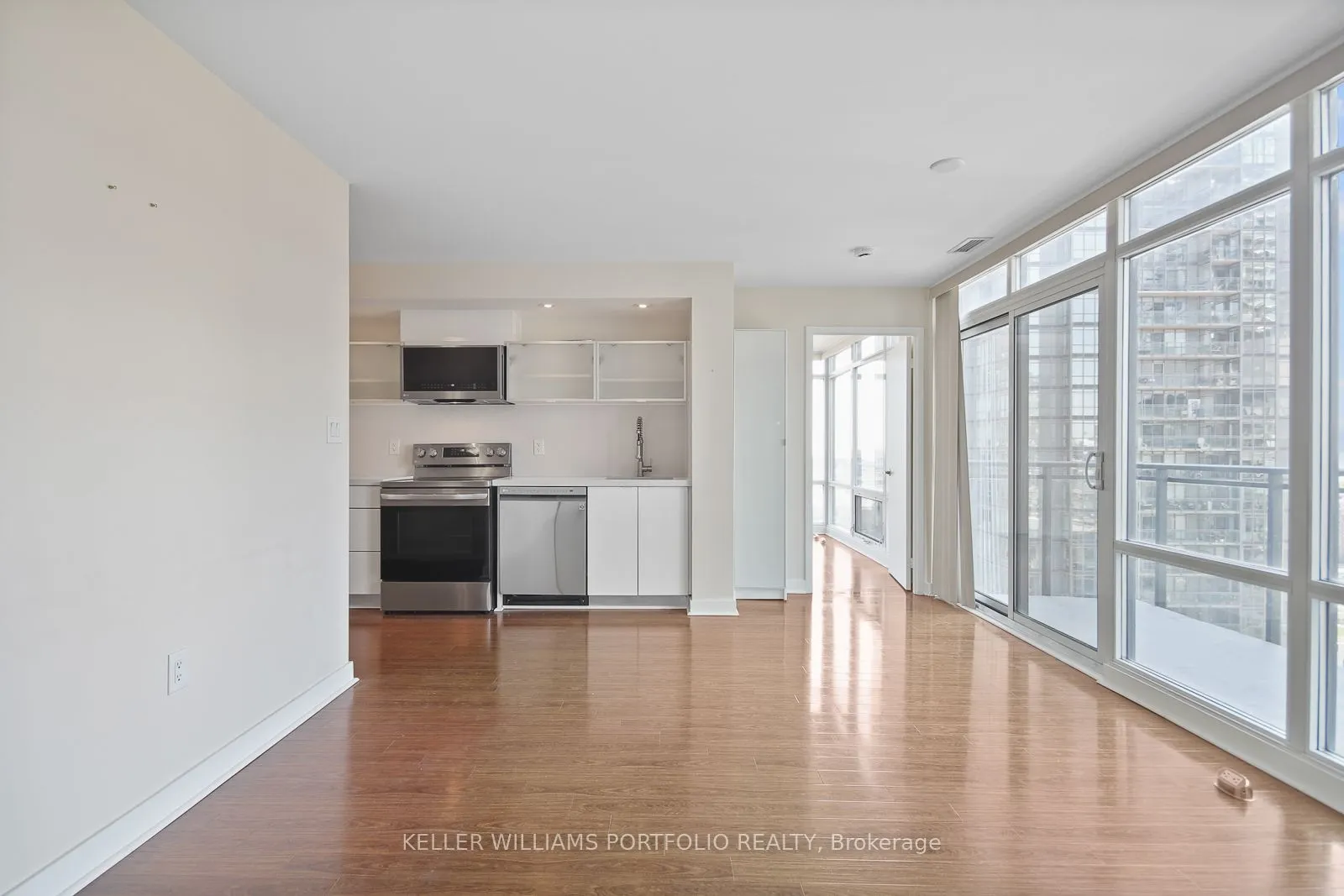 4K Spadina Avenue, #1918