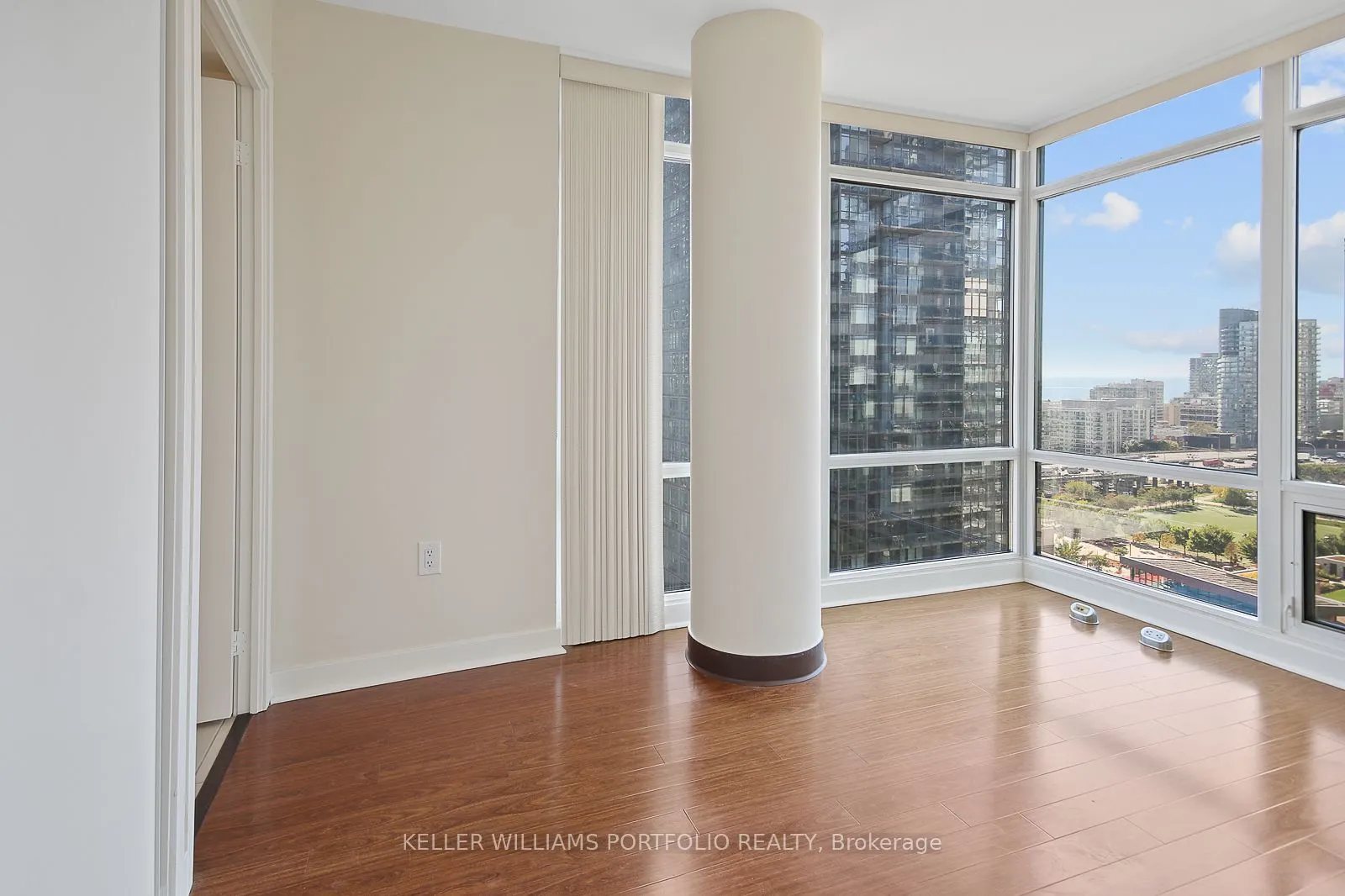 4K Spadina Avenue, #1918