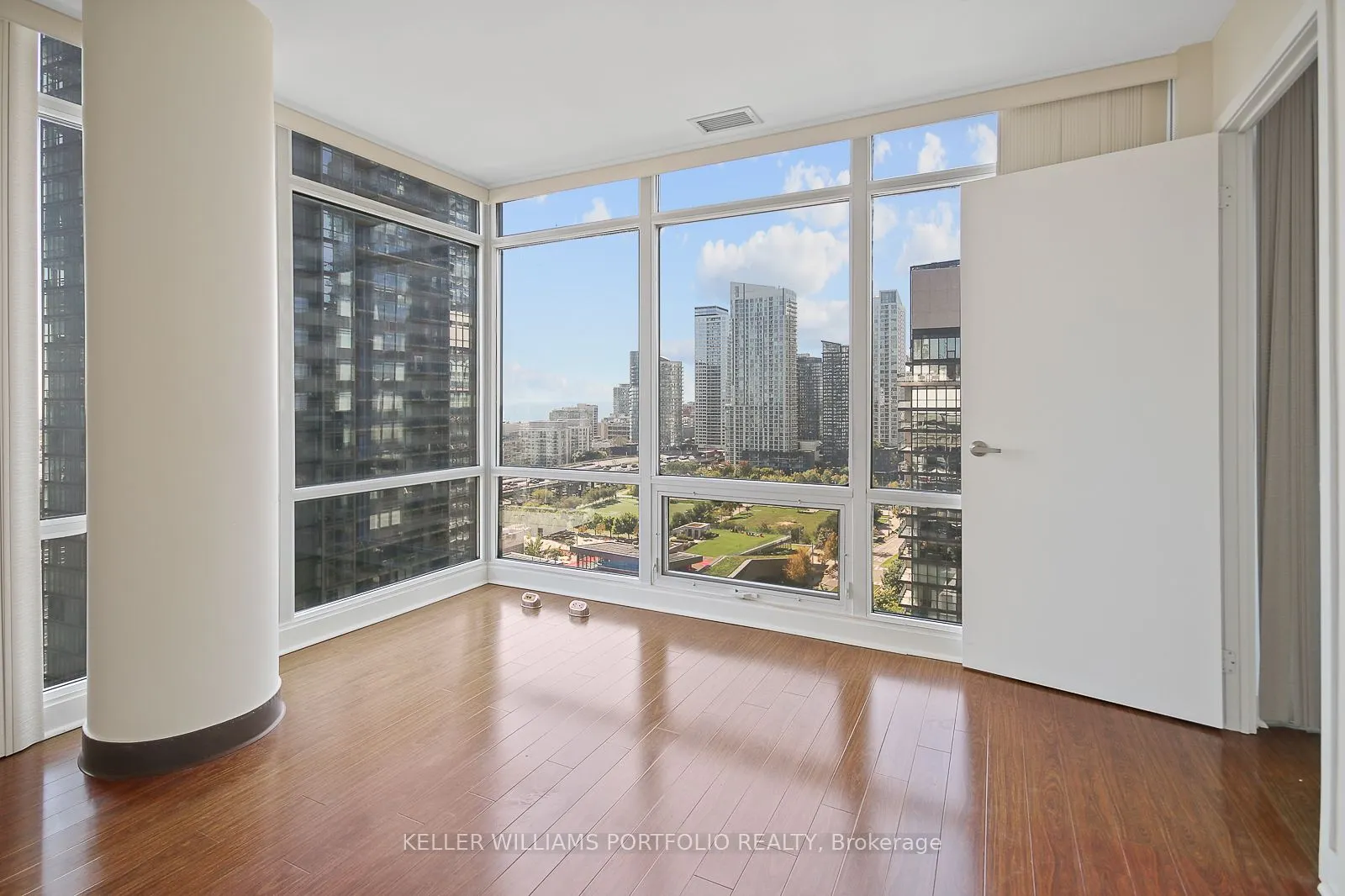 4K Spadina Avenue, #1918