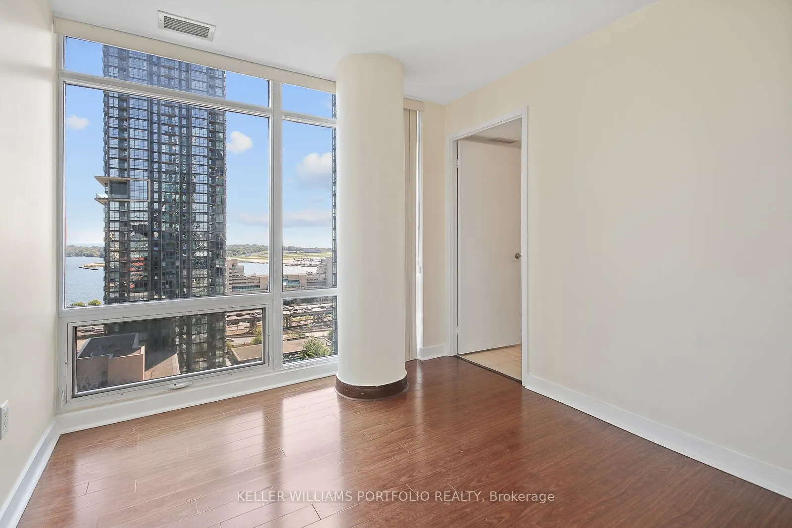 4K Spadina Avenue, #1918