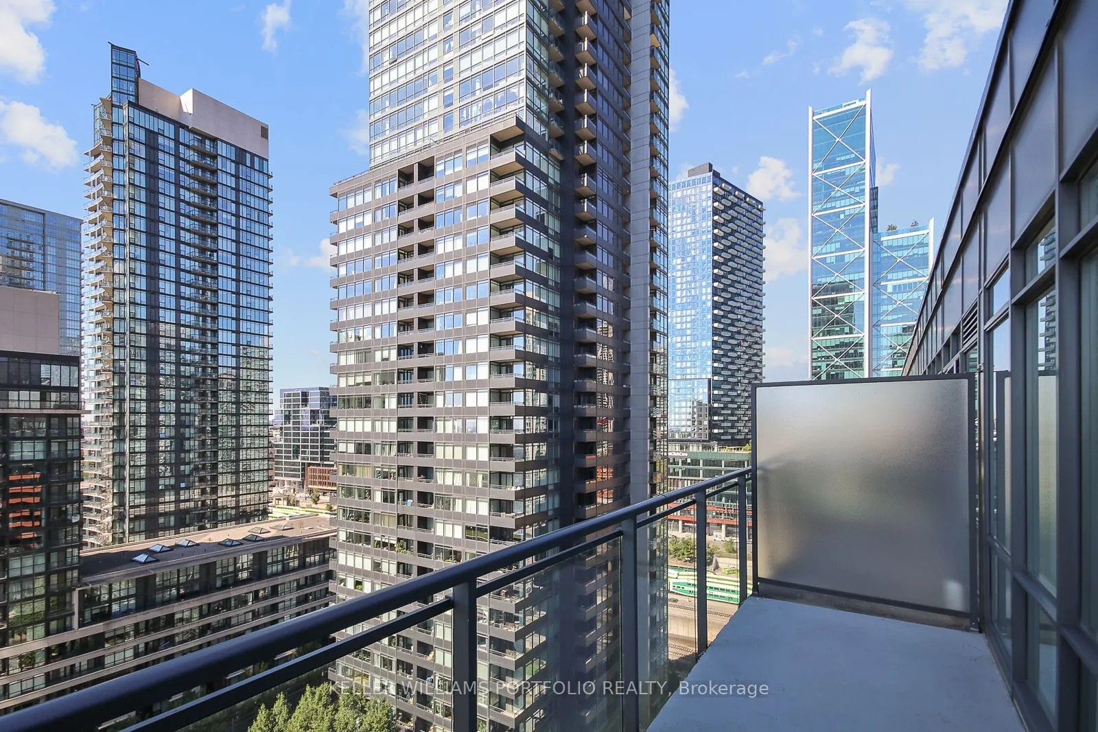 4K Spadina Avenue, #1918