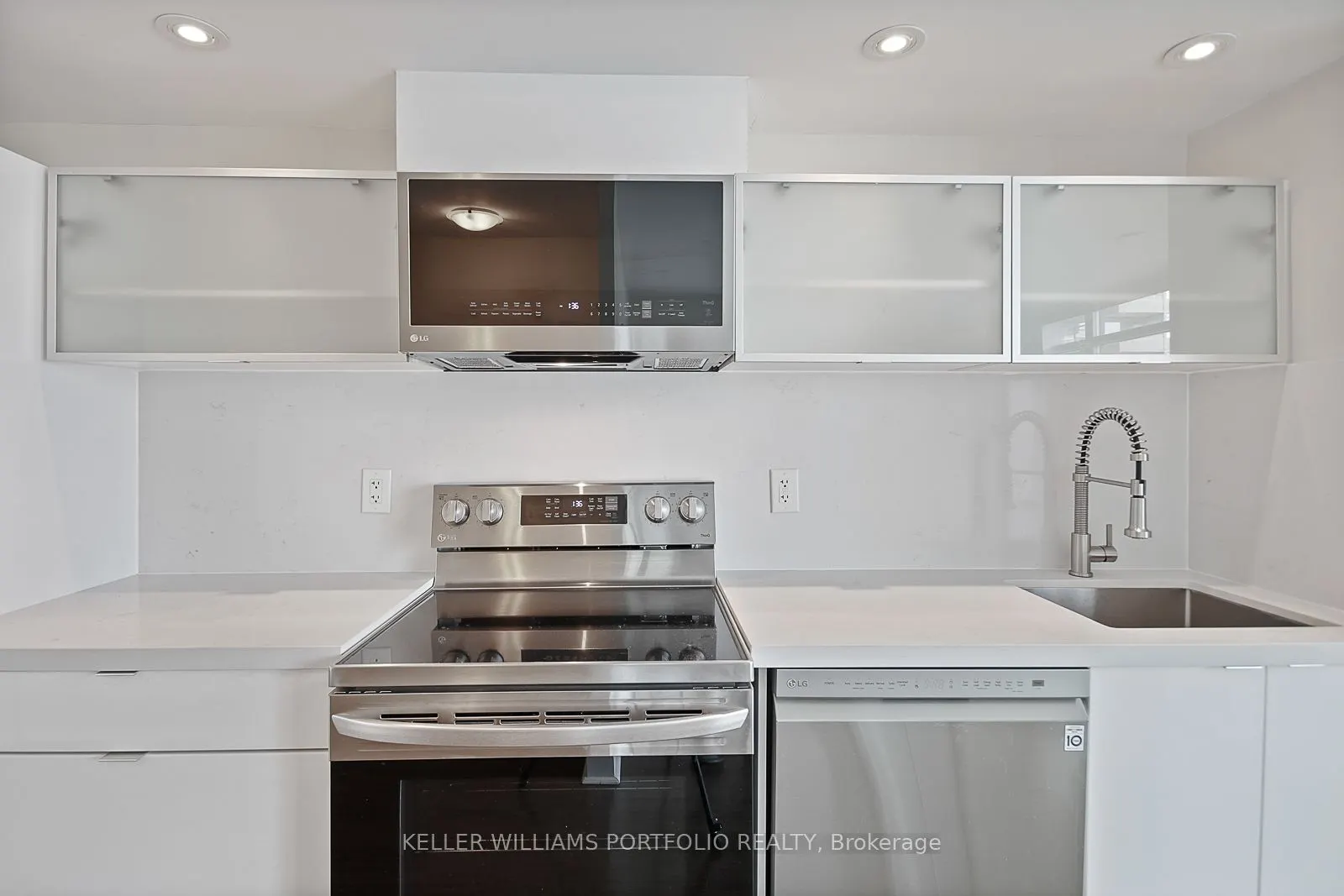 4K Spadina Avenue, #1918