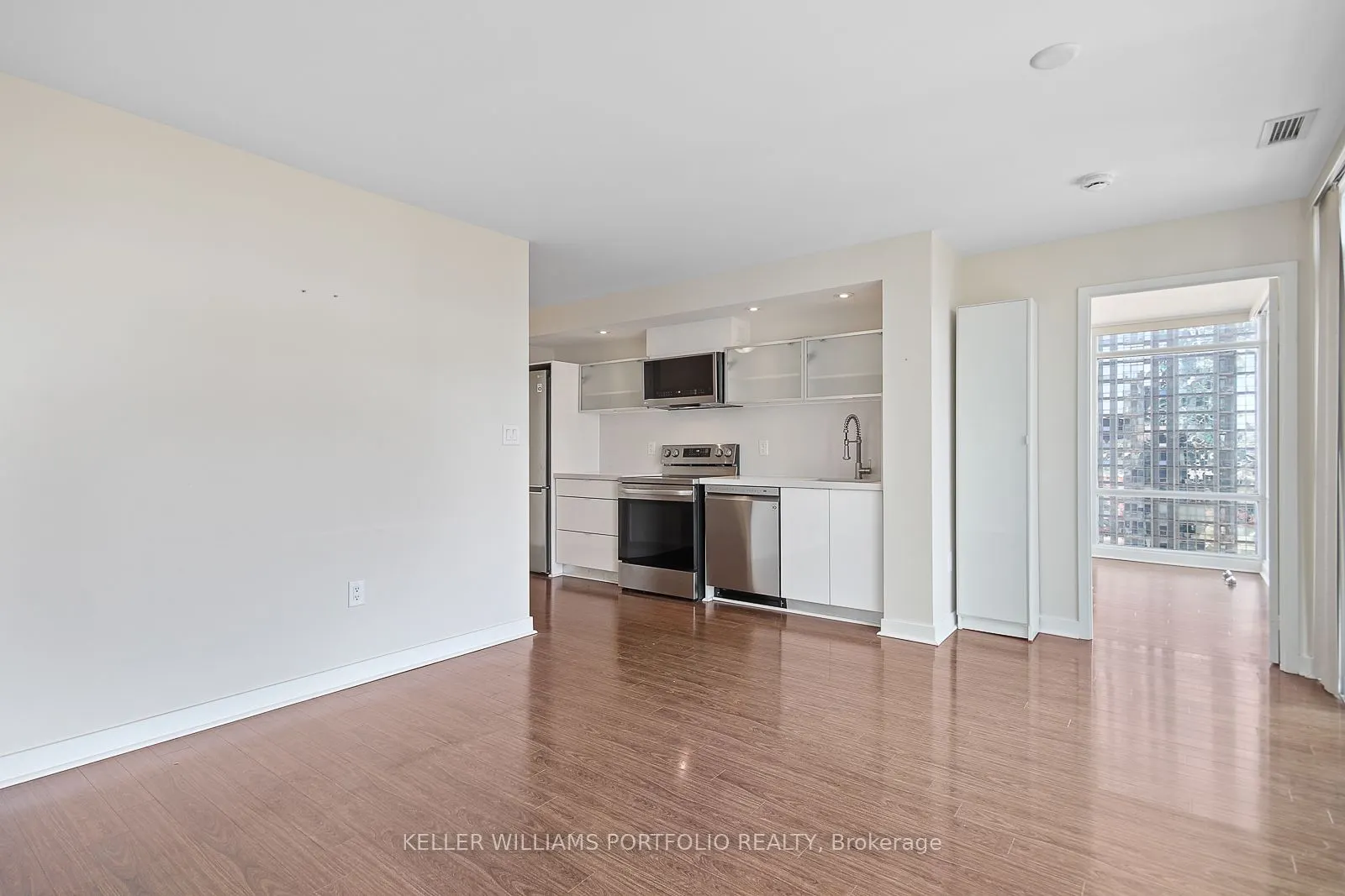 4K Spadina Avenue, #1918