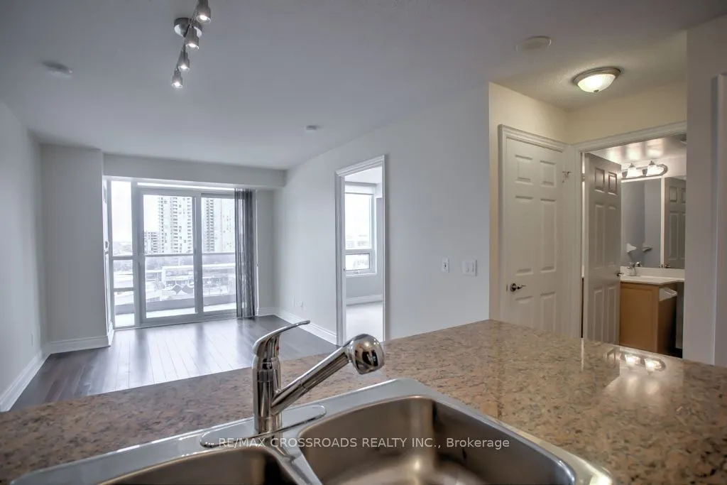 25 Greenview Avenue, #925