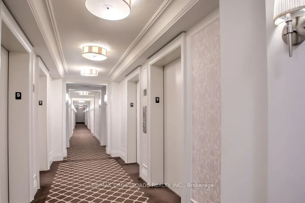 25 Greenview Avenue, #925