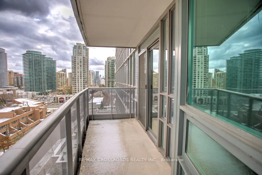25 Greenview Avenue, #925