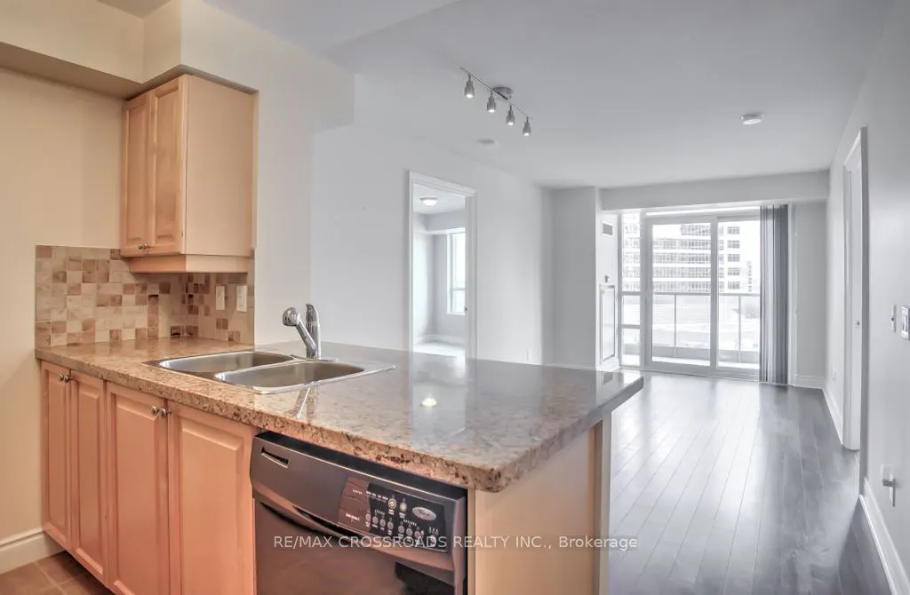 25 Greenview Avenue, #925