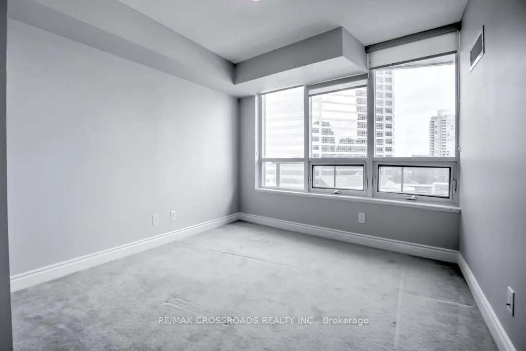 25 Greenview Avenue, #925