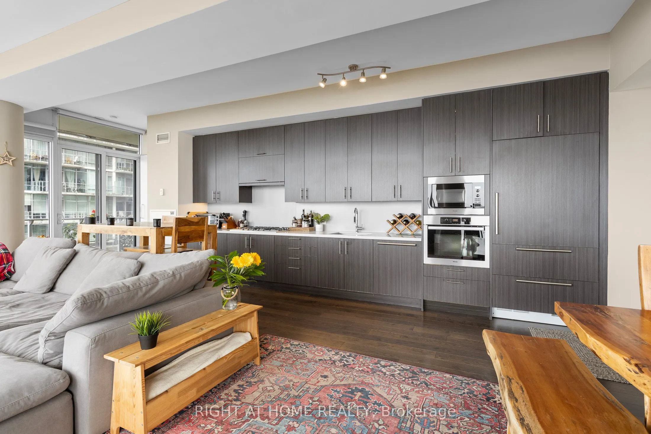 29 Queens Quay, #413