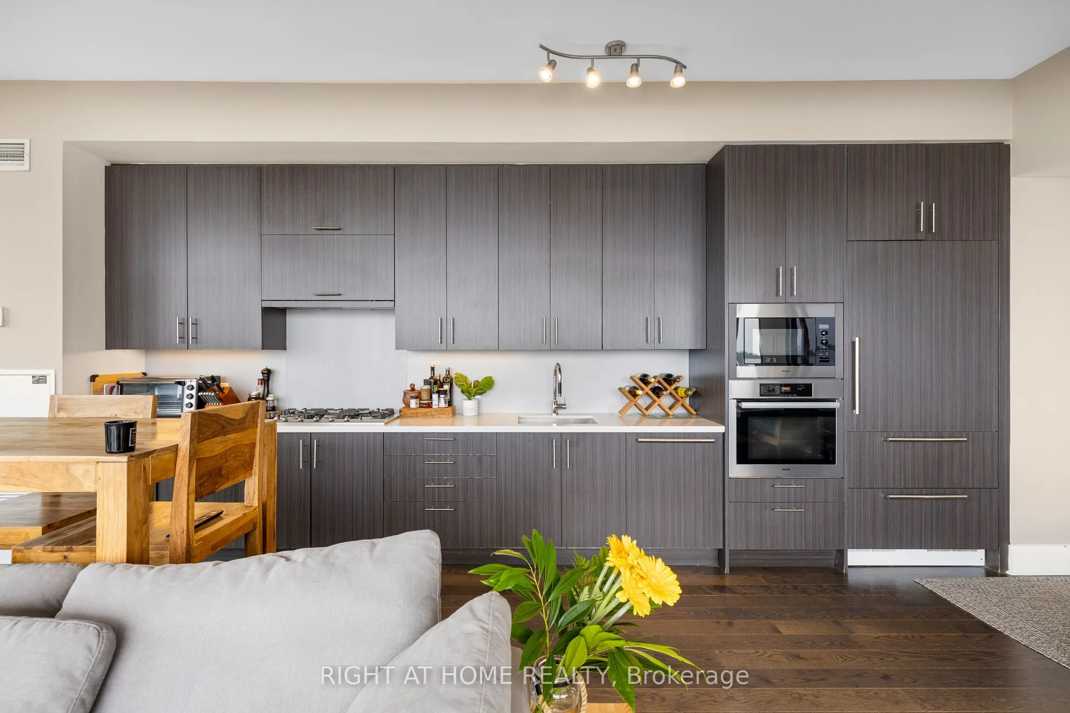 29 Queens Quay, #413