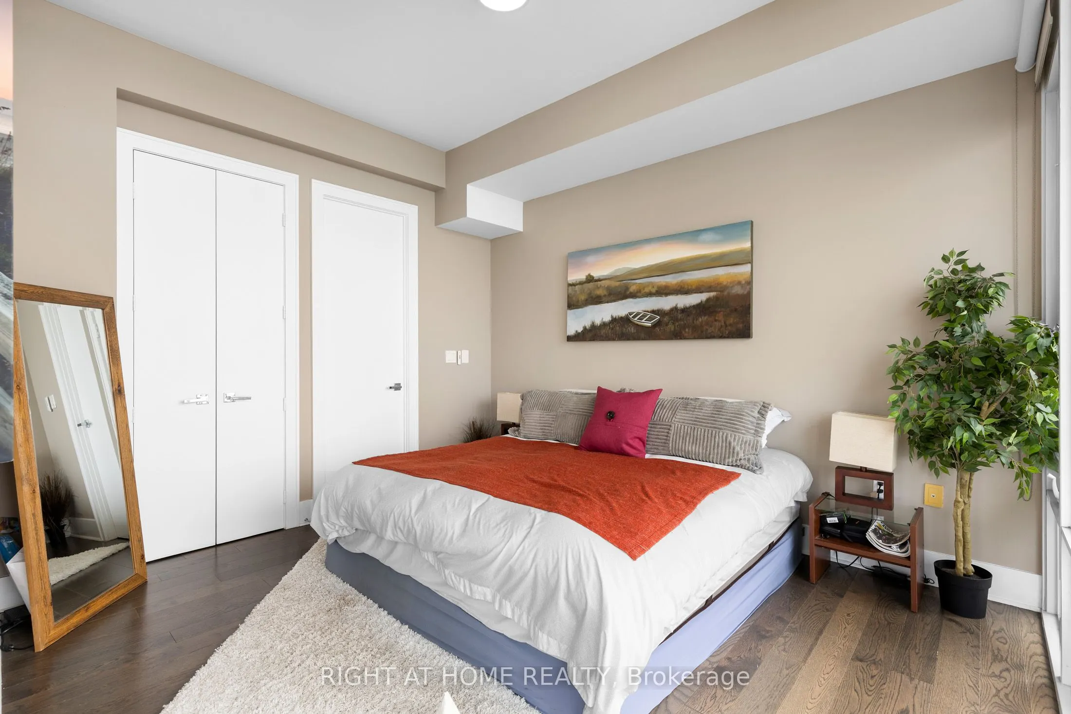 29 Queens Quay, #413