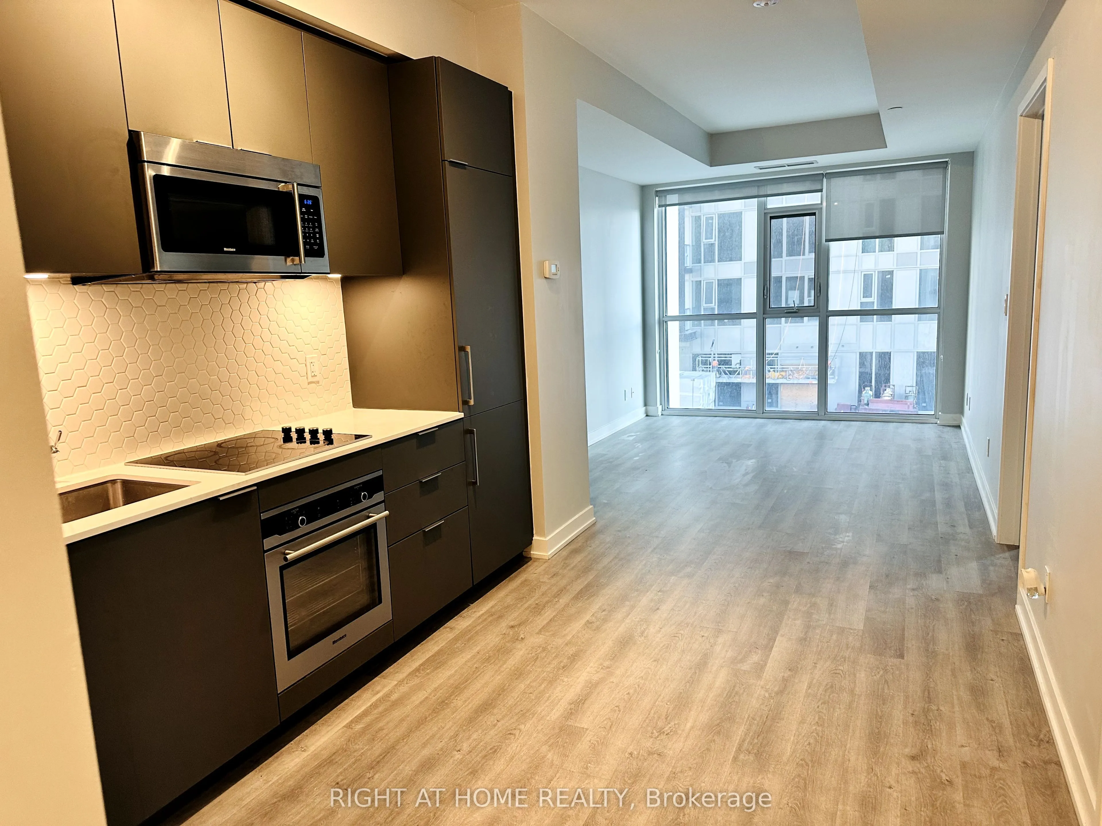 50 Ordnance Street, #804