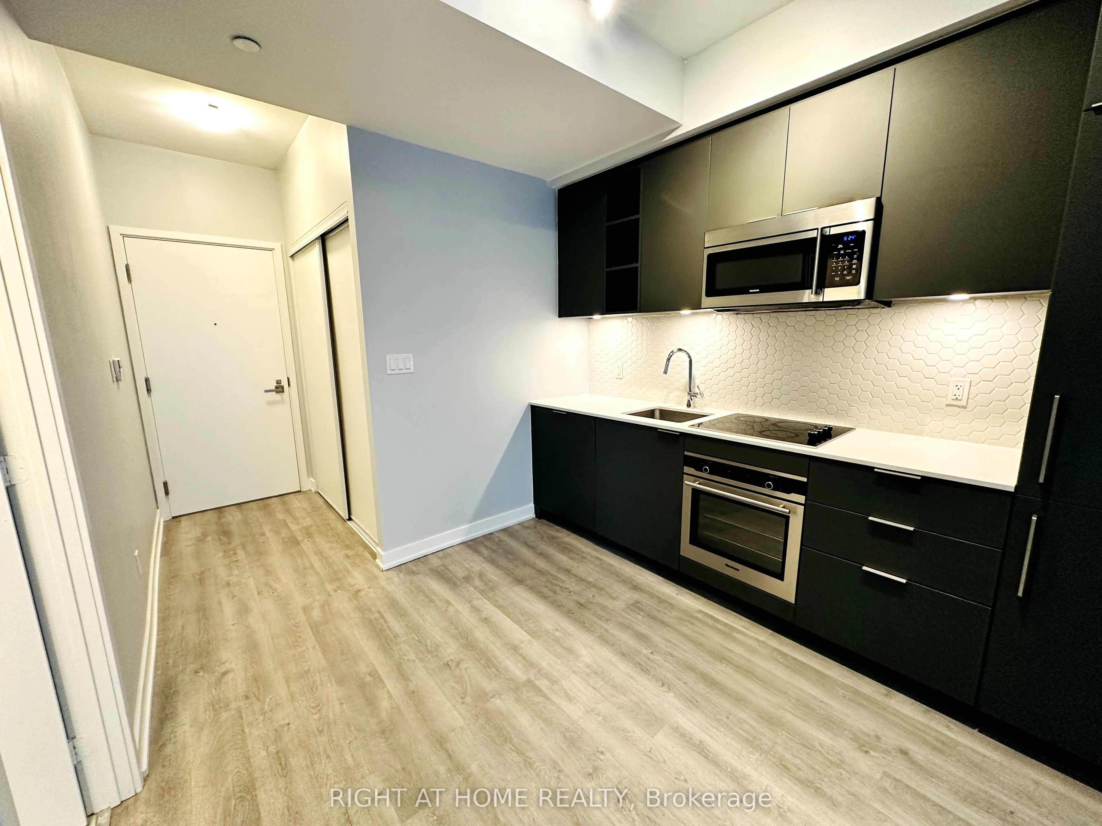 50 Ordnance Street, #804