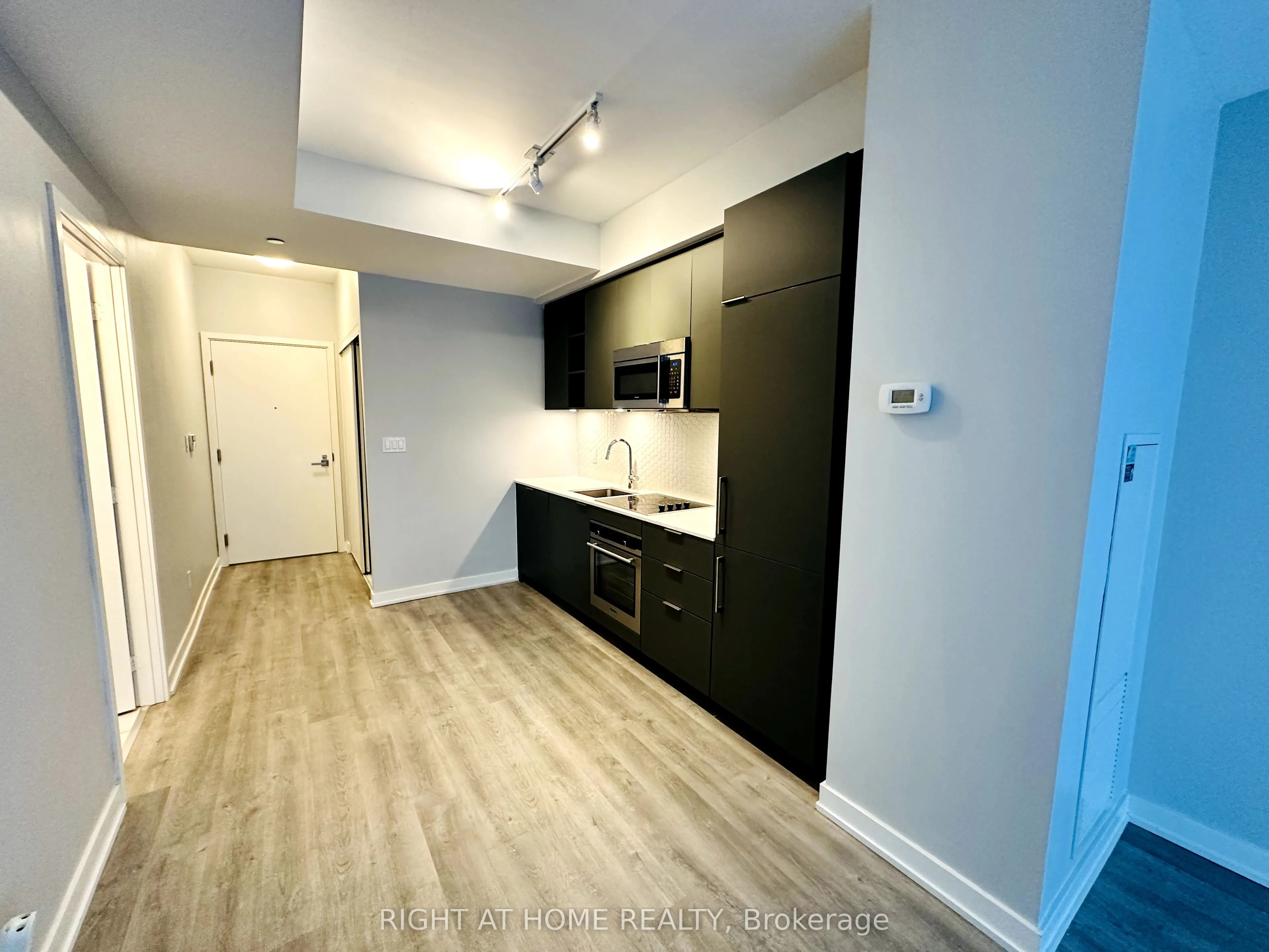 50 Ordnance Street, #804