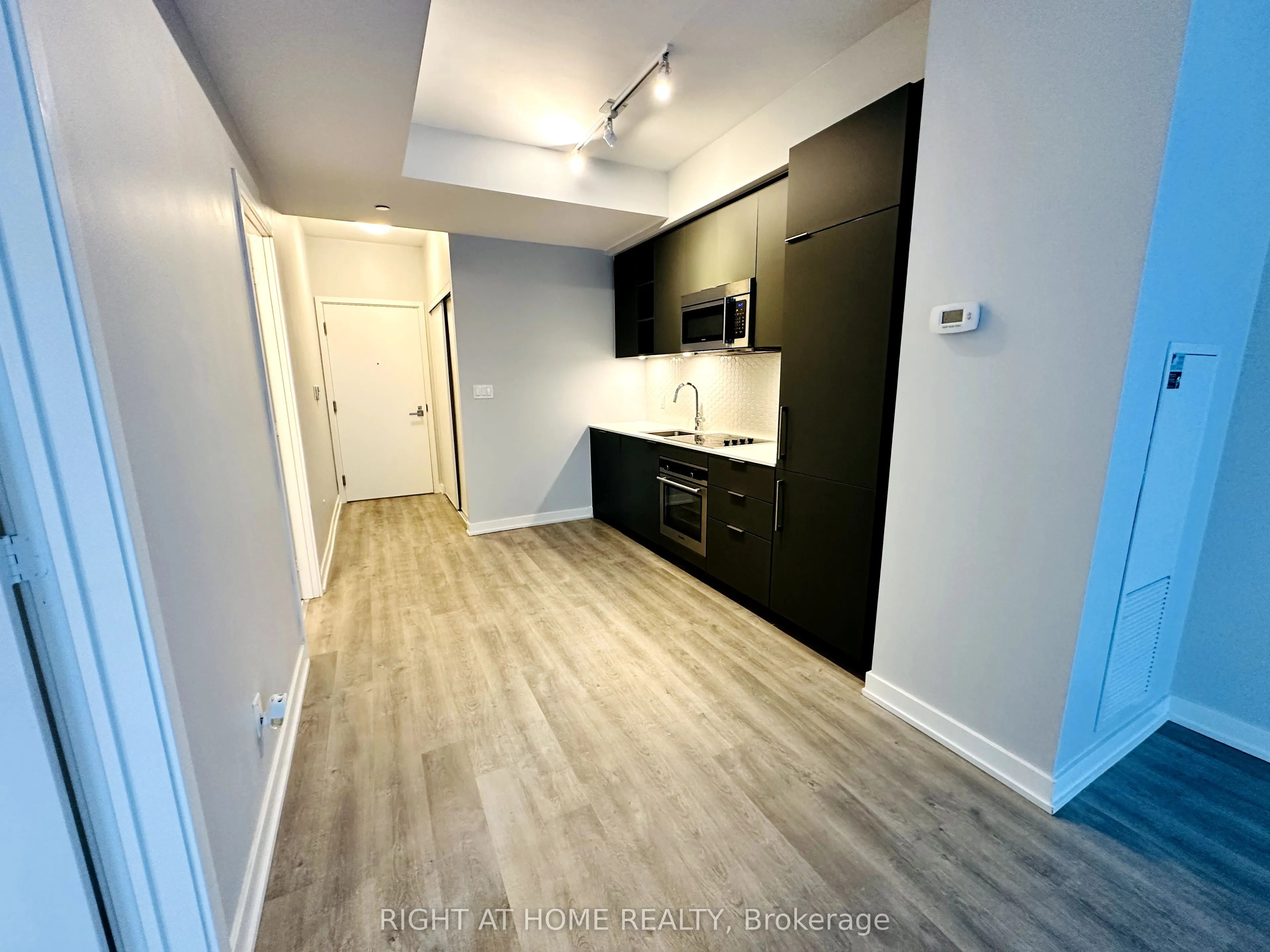 50 Ordnance Street, #804