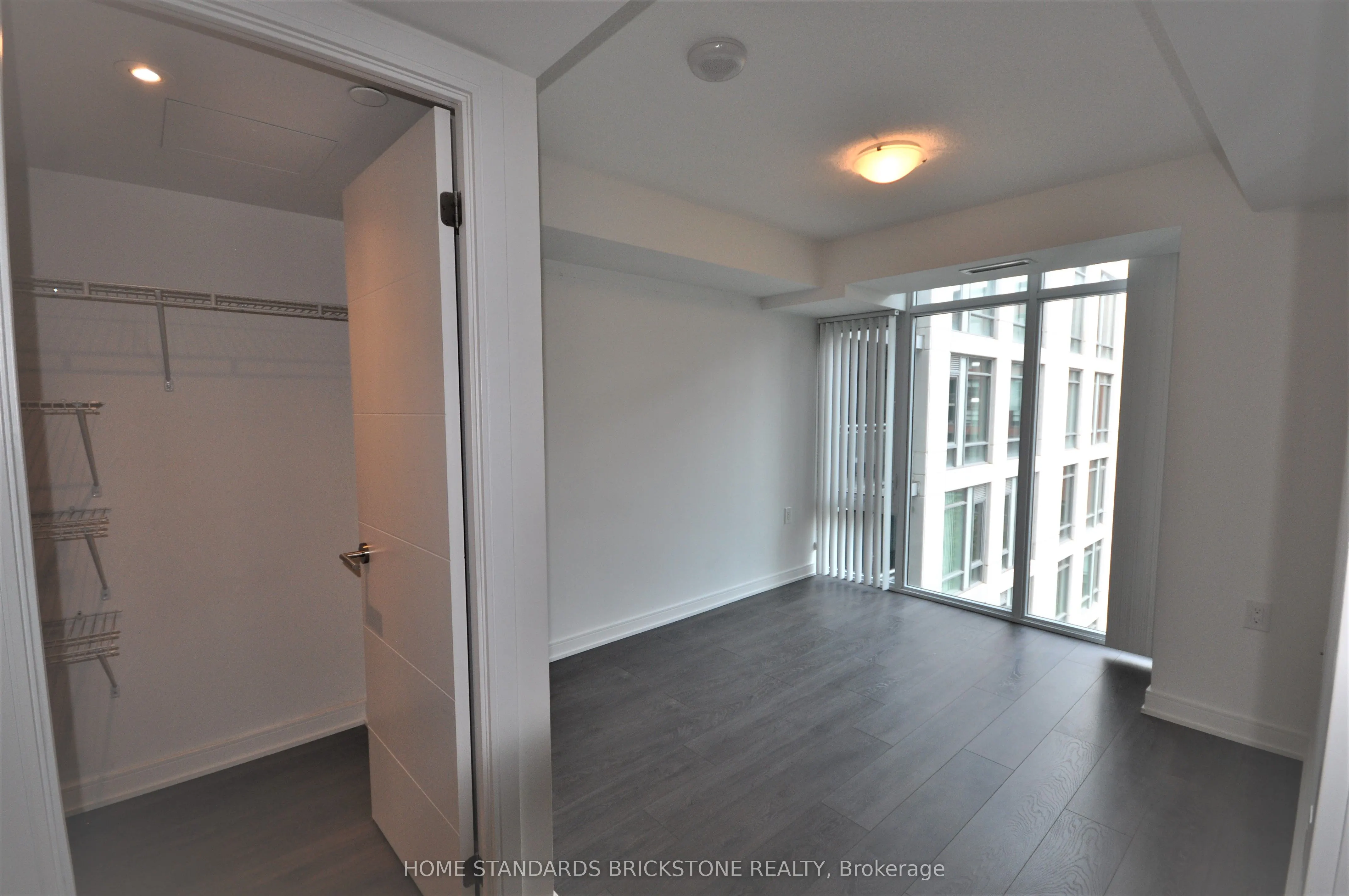 525 Adelaide Street W, #1221