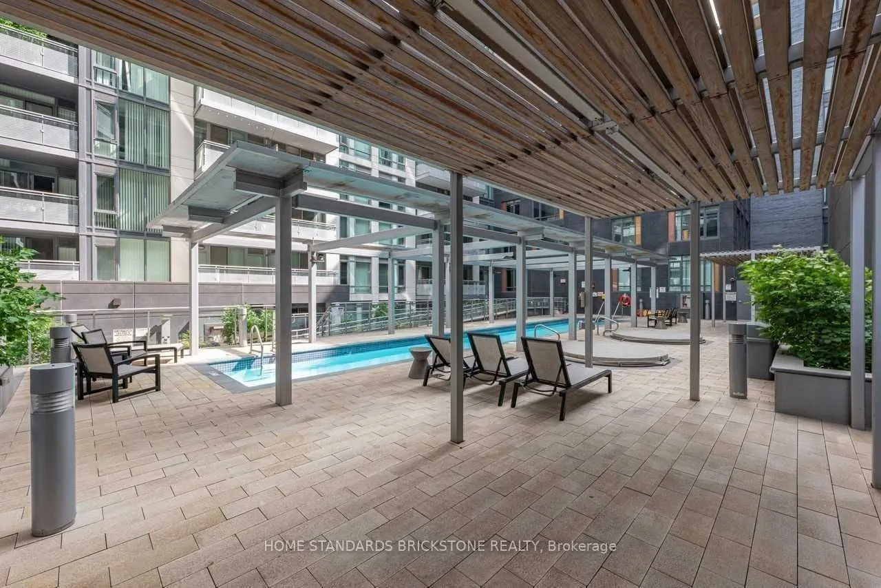 525 Adelaide Street W, #1221