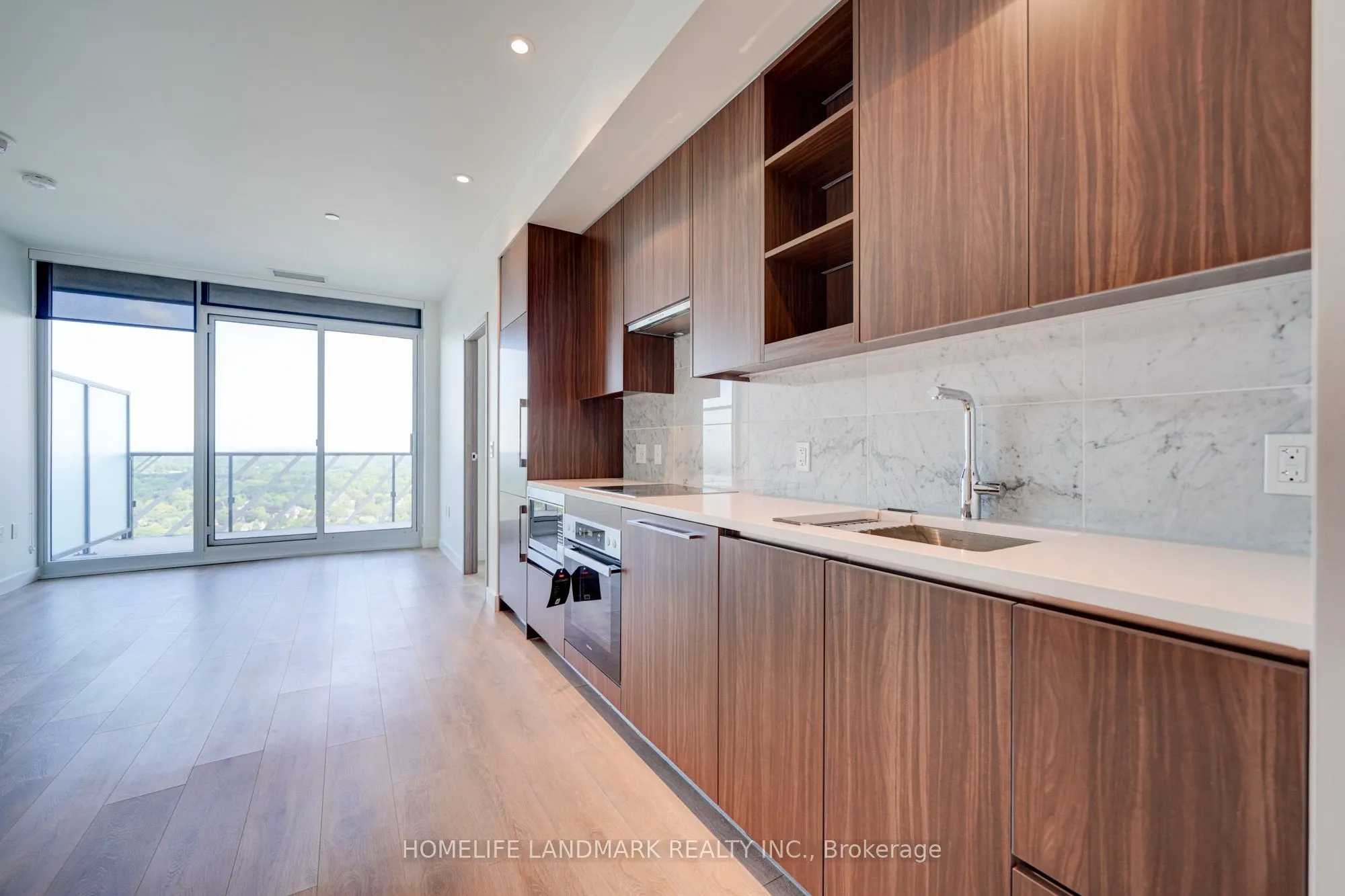 95 Mcmahon Drive, #2711