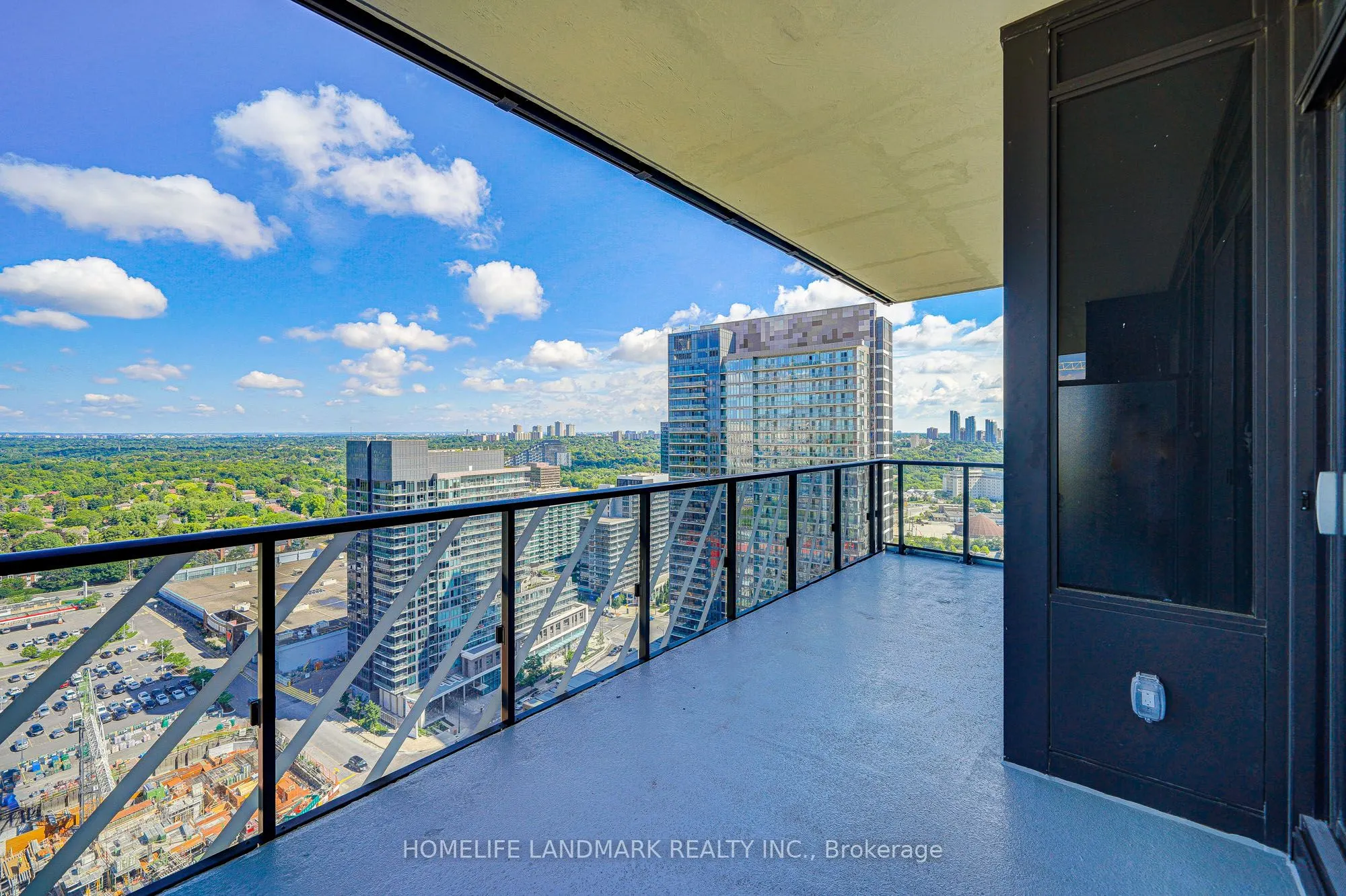95 Mcmahon Drive, #2711