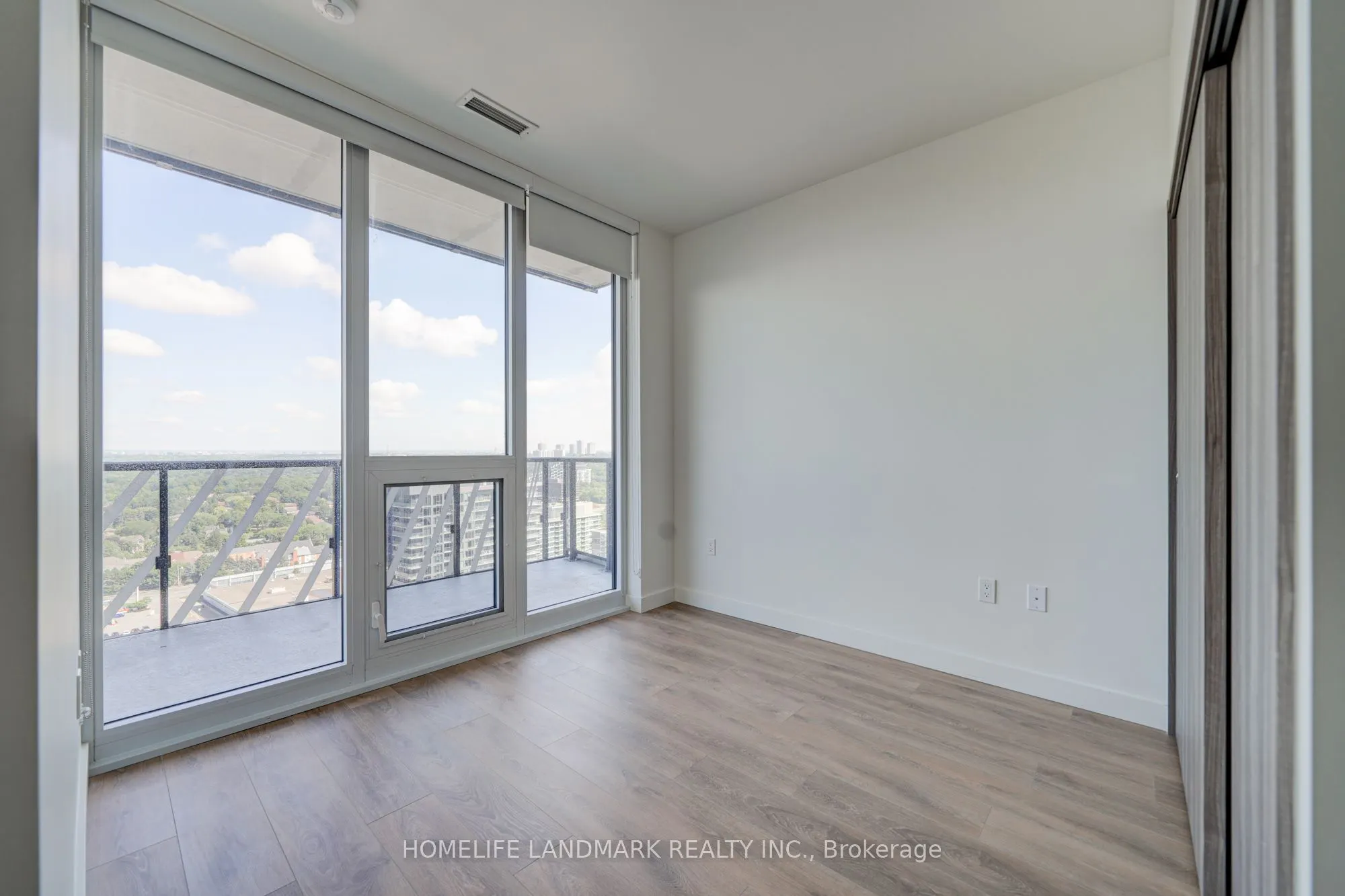 95 Mcmahon Drive, #2711