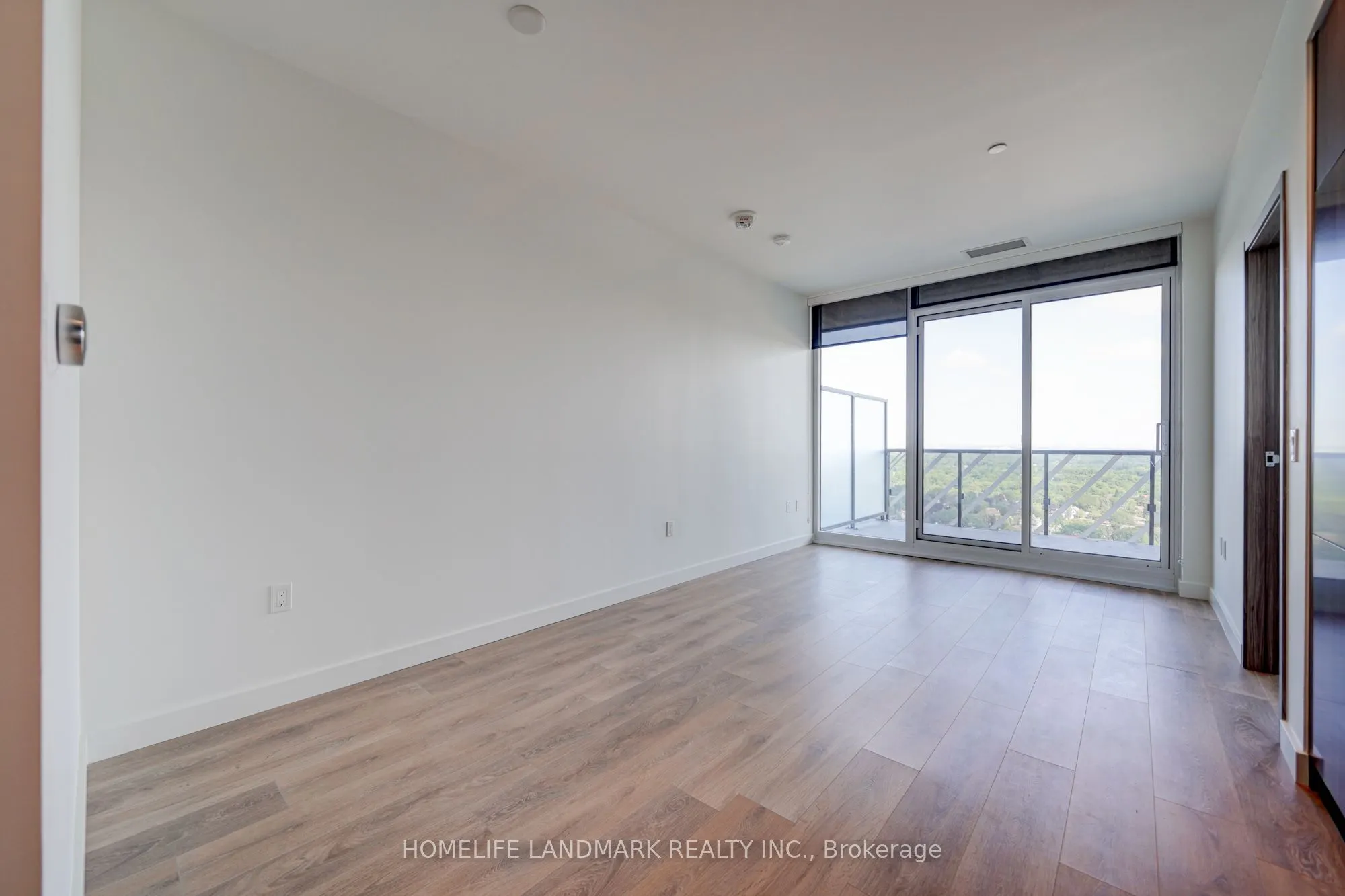 95 Mcmahon Drive, #2711