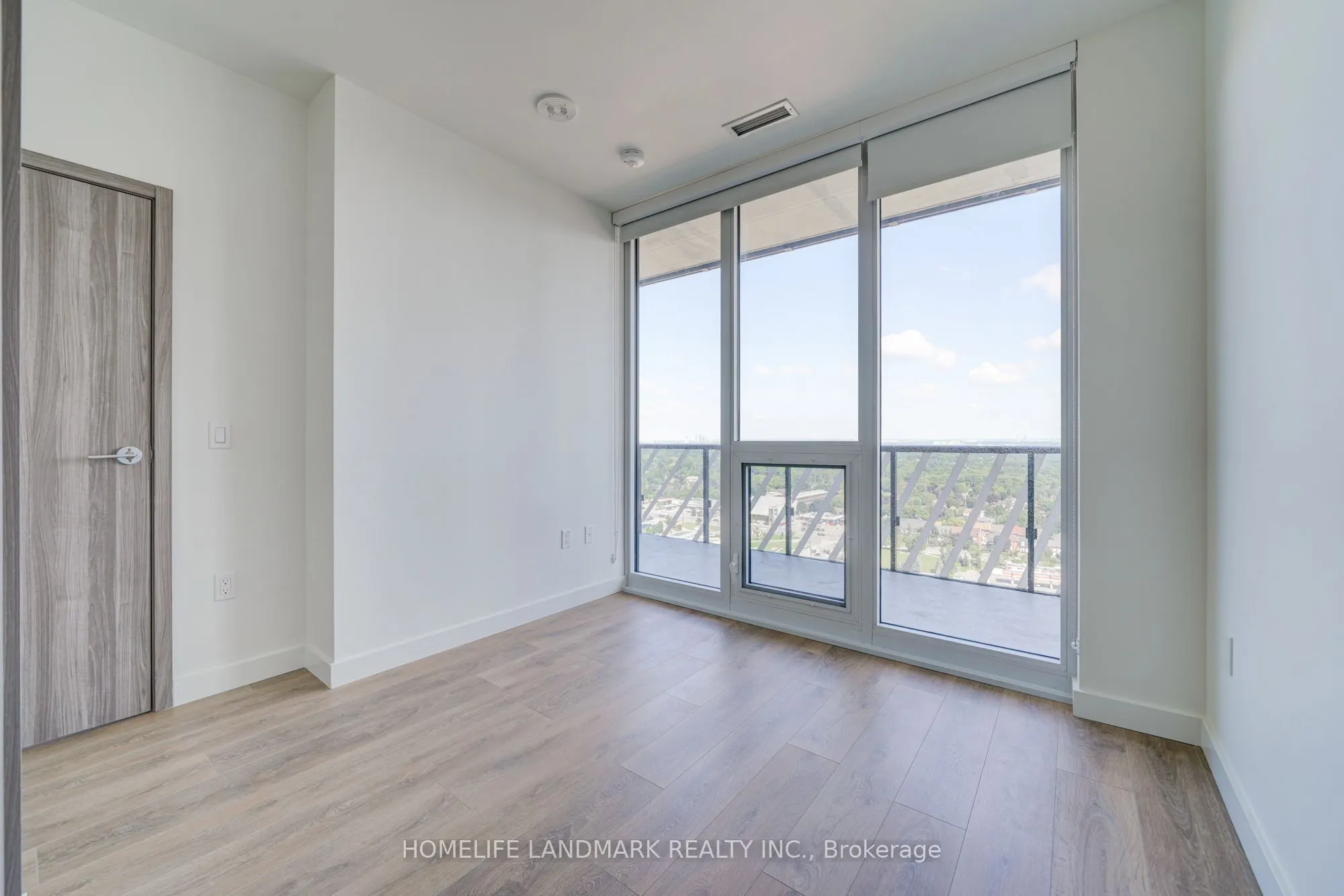 95 Mcmahon Drive, #2711