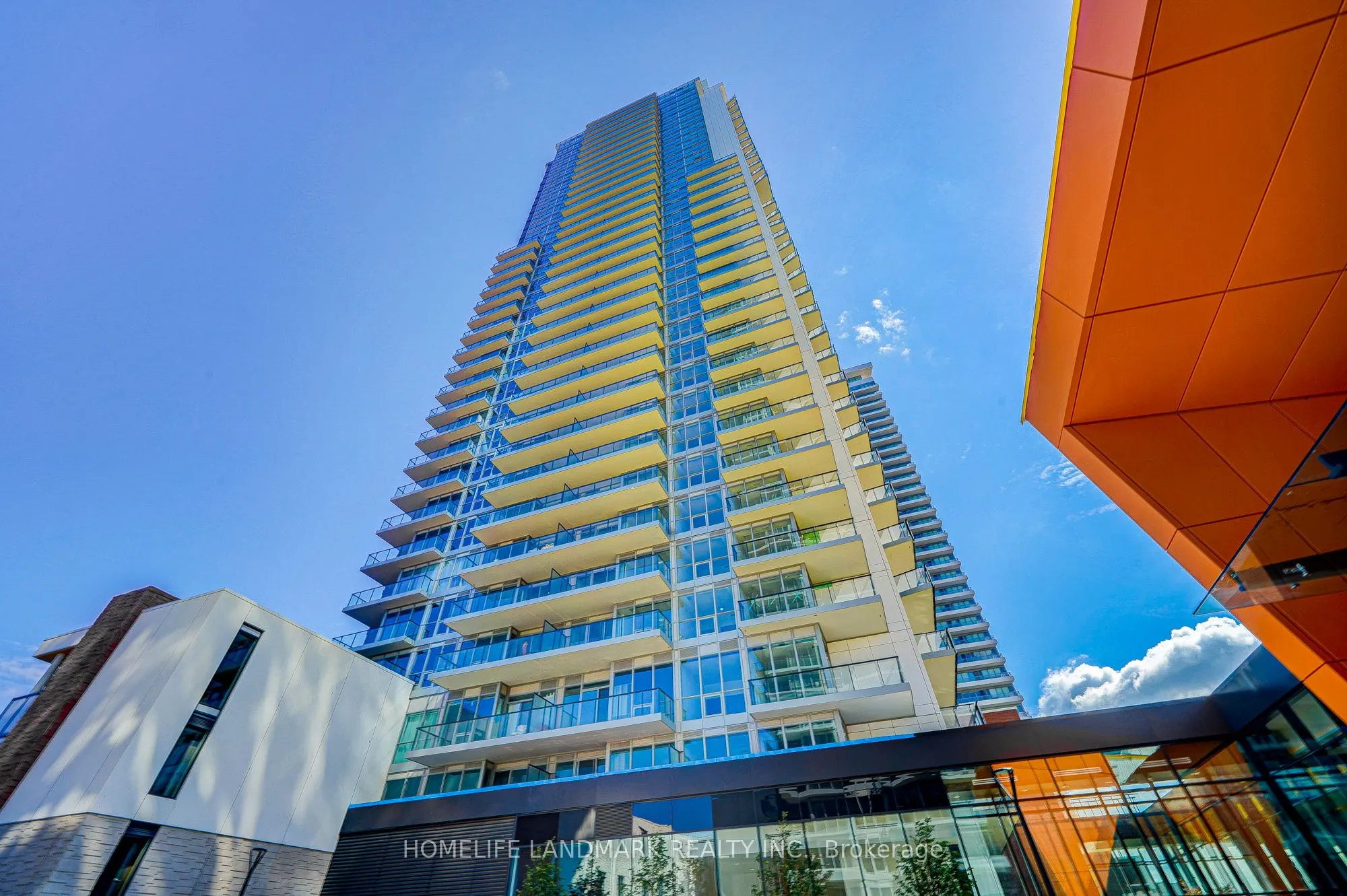 95 Mcmahon Drive, #2711