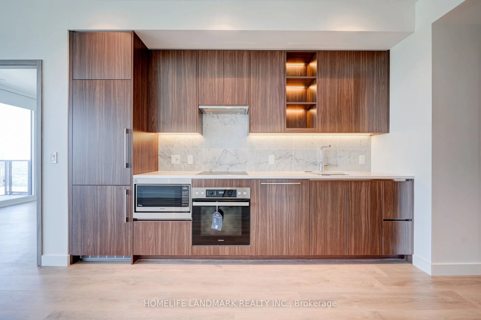 95 Mcmahon Drive, #2711